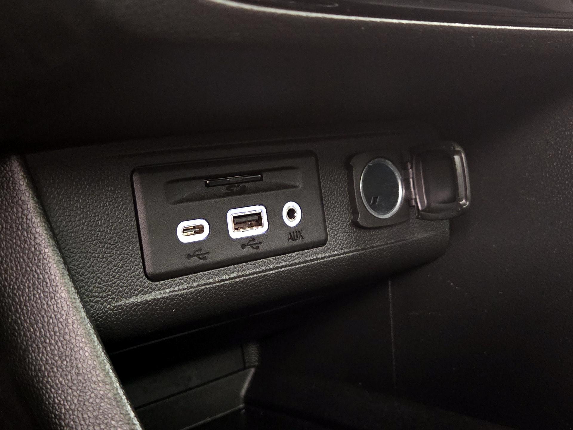 Thumbnail: 2020 Buick Encore GX - 19