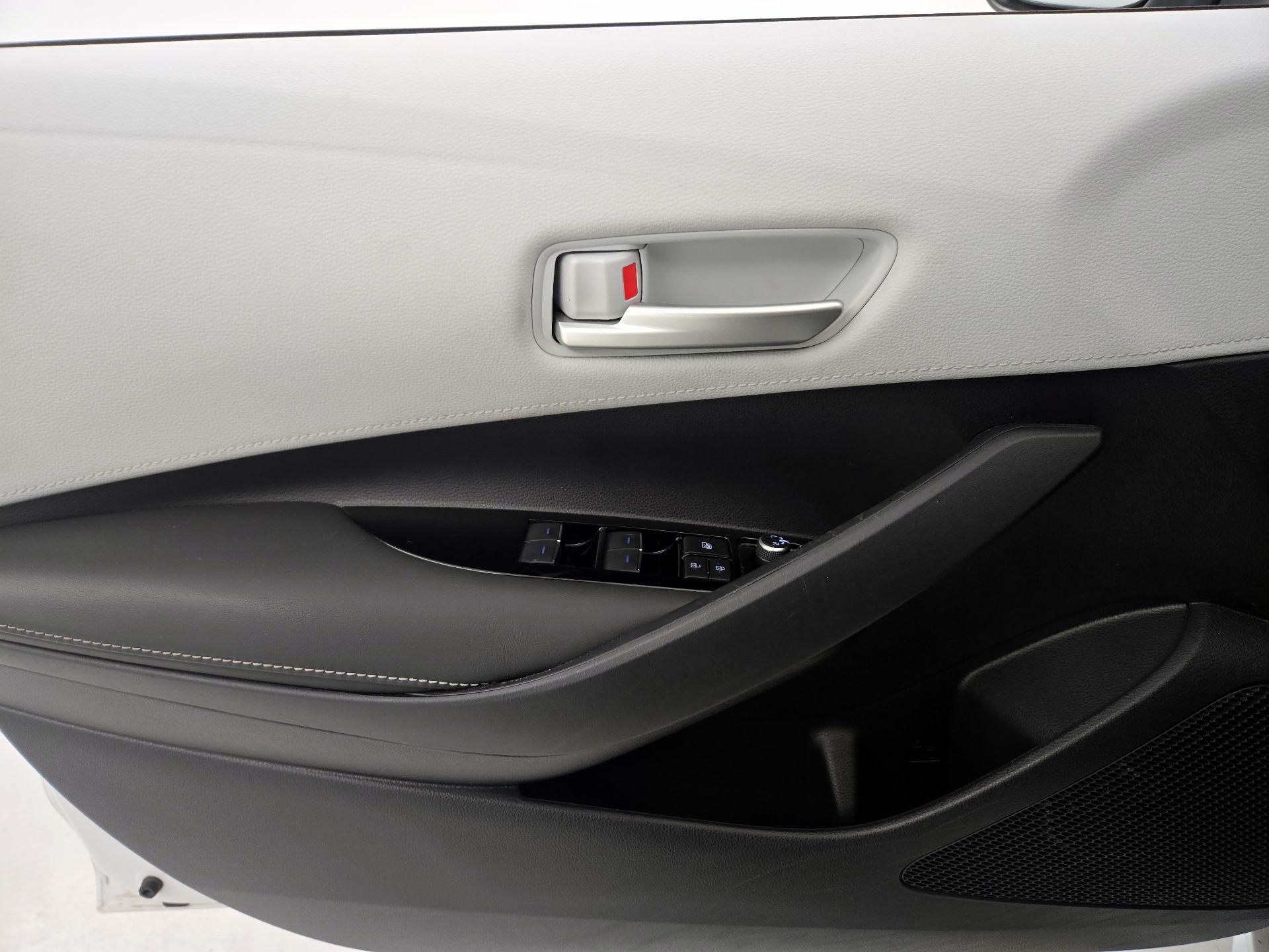 Thumbnail: 2021 Toyota Corolla - 12