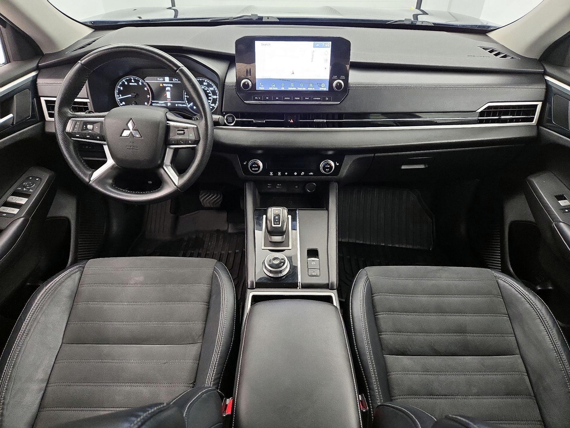 Thumbnail: 2023 Mitsubishi Outlander - 9