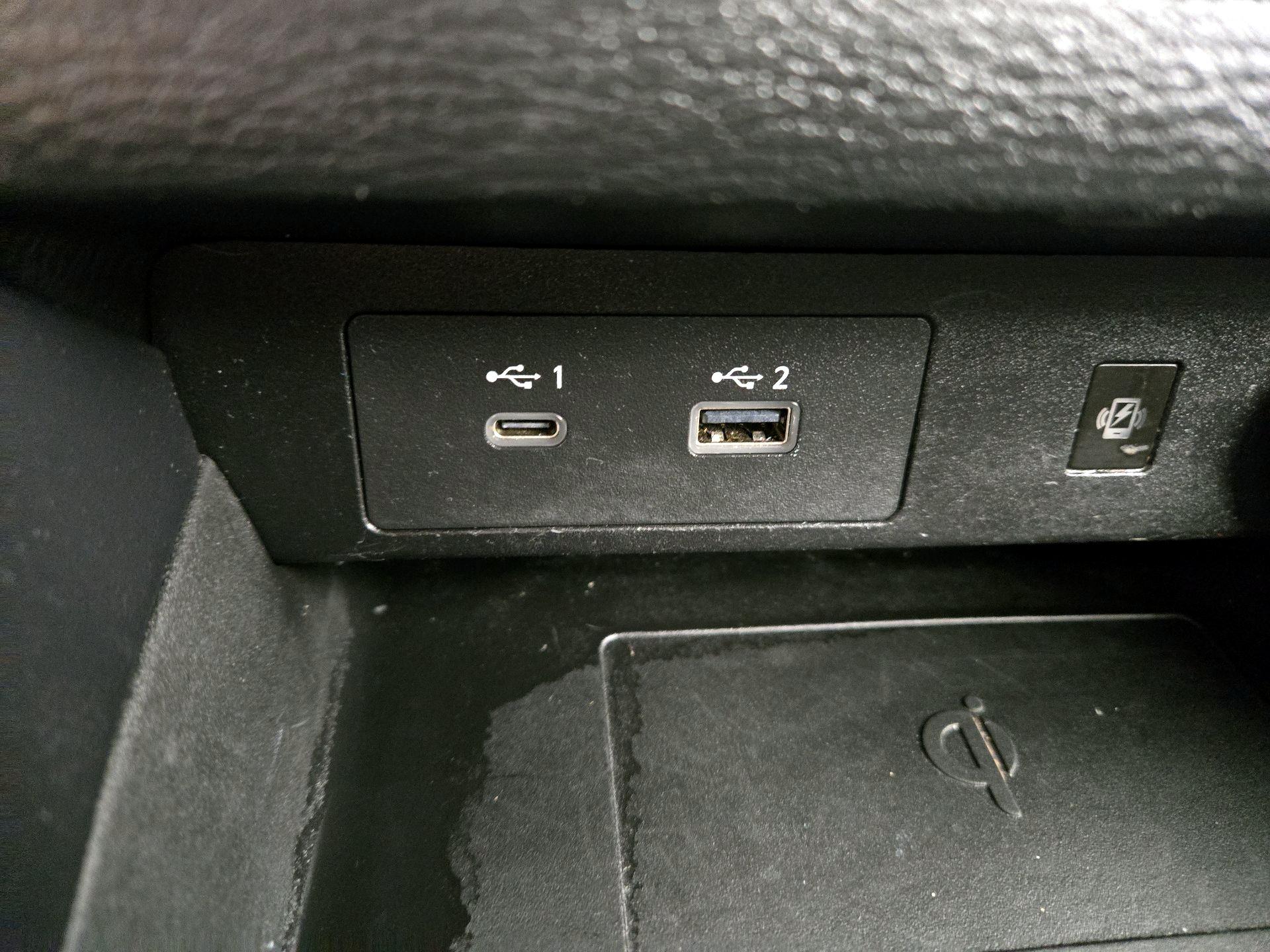 Thumbnail: 2023 Mitsubishi Outlander - 19