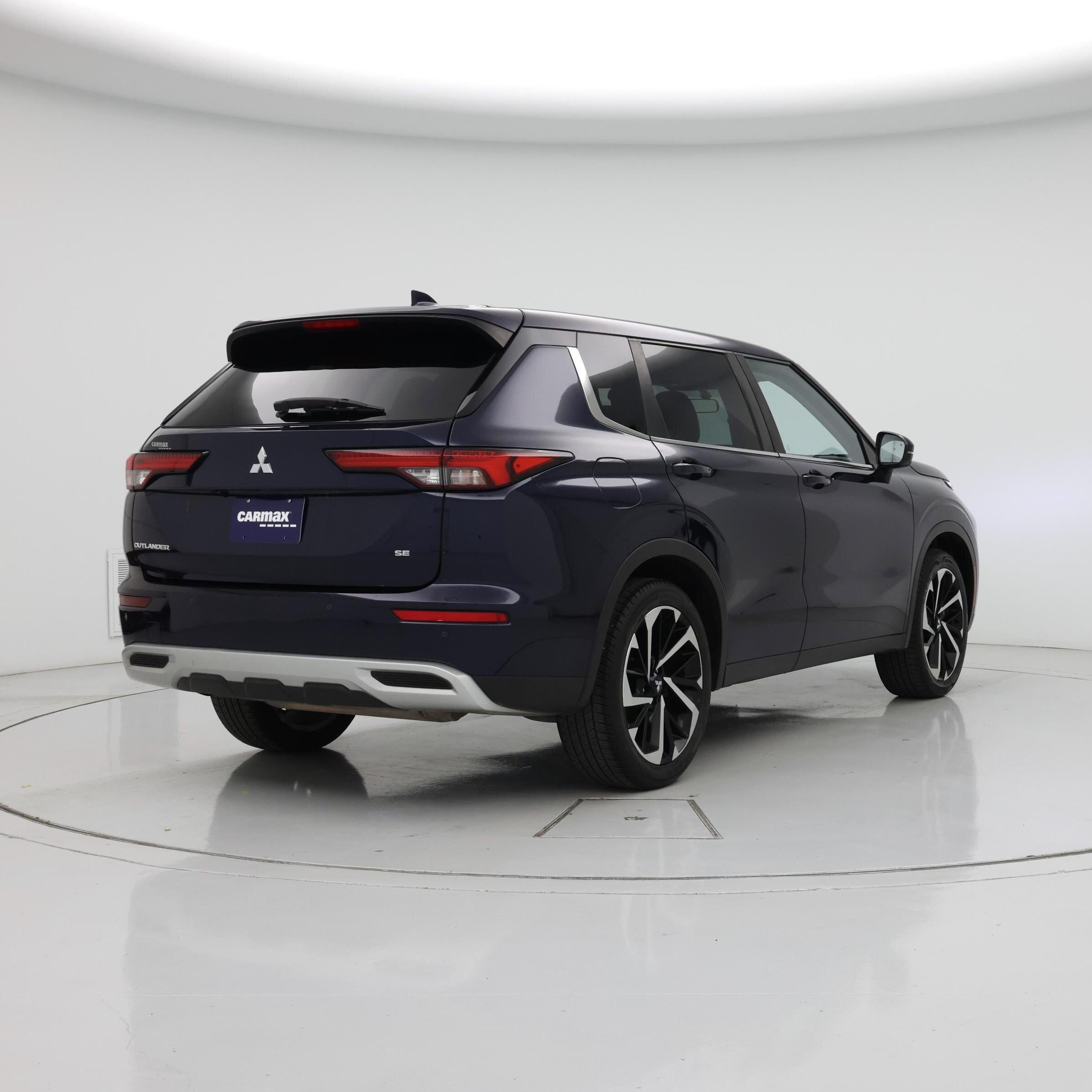 Thumbnail: 2023 Mitsubishi Outlander - 8