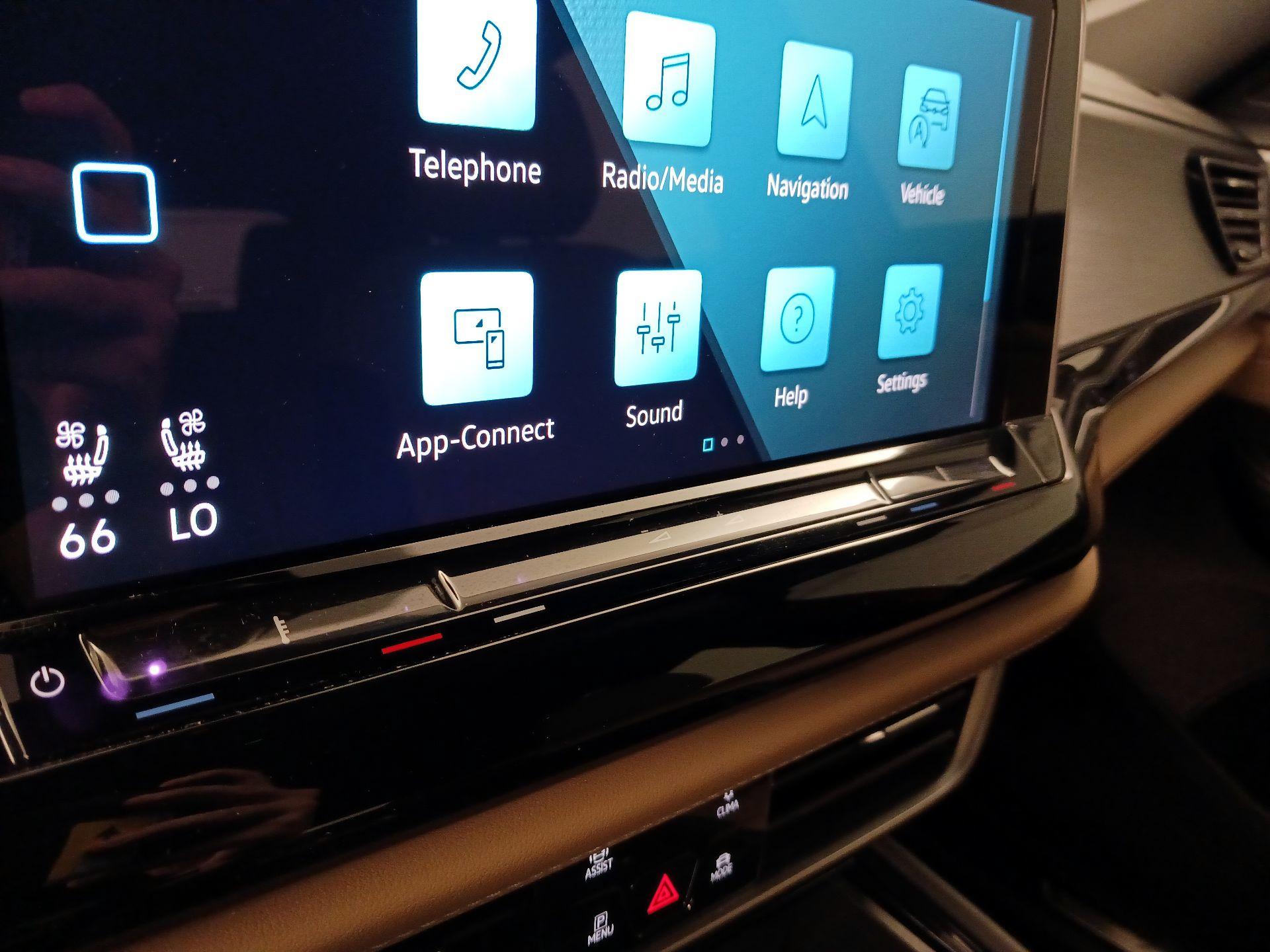 Thumbnail: 2024 Volkswagen Atlas - 16