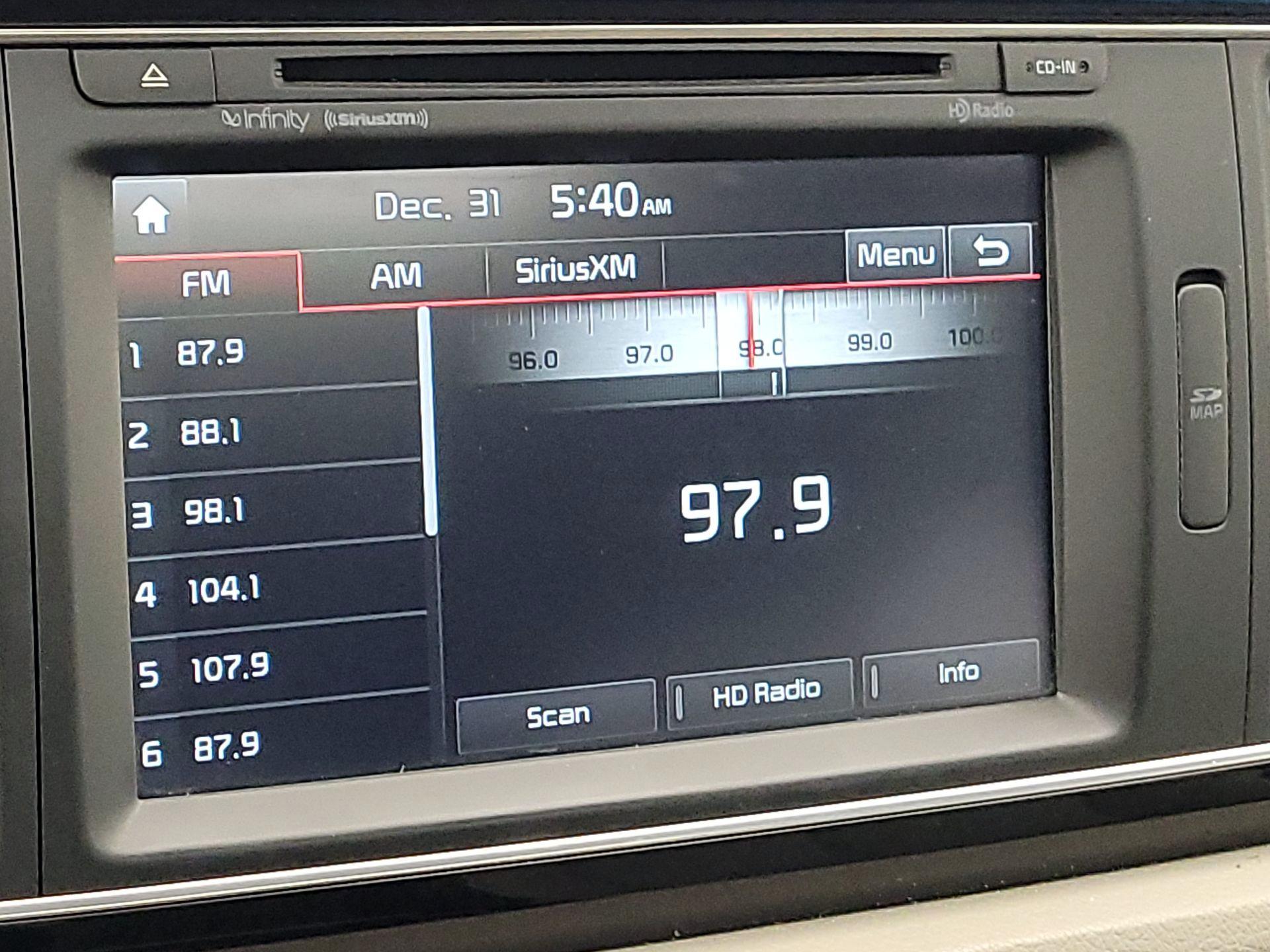 Thumbnail: 2015 Kia Sedona - 15