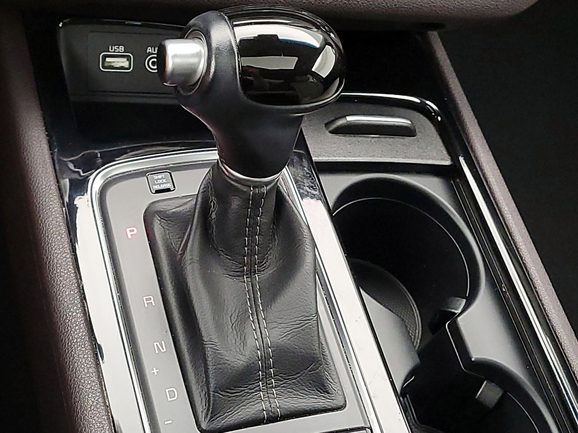 Thumbnail: 2015 Kia Sedona - 17