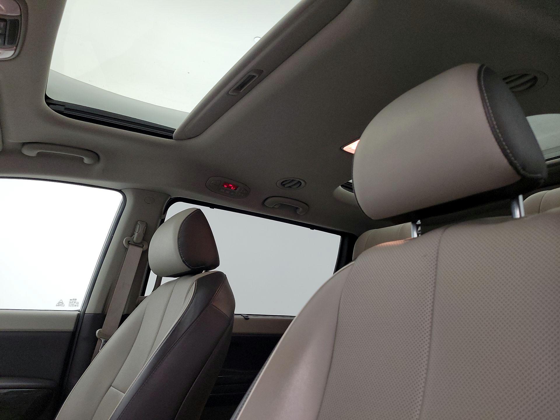 Thumbnail: 2015 Kia Sedona - 19