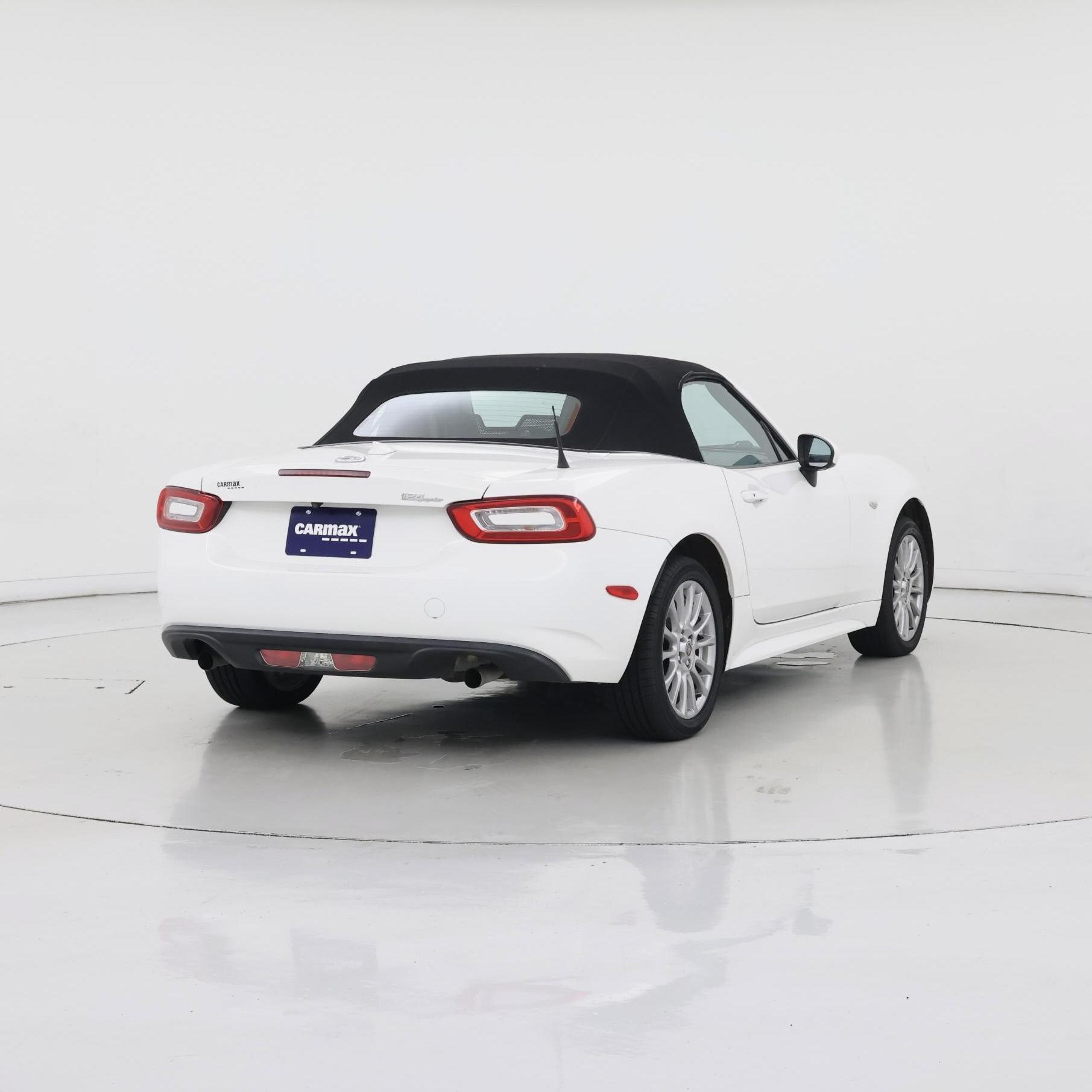 Thumbnail: 2018 Fiat 124 Spider - 8