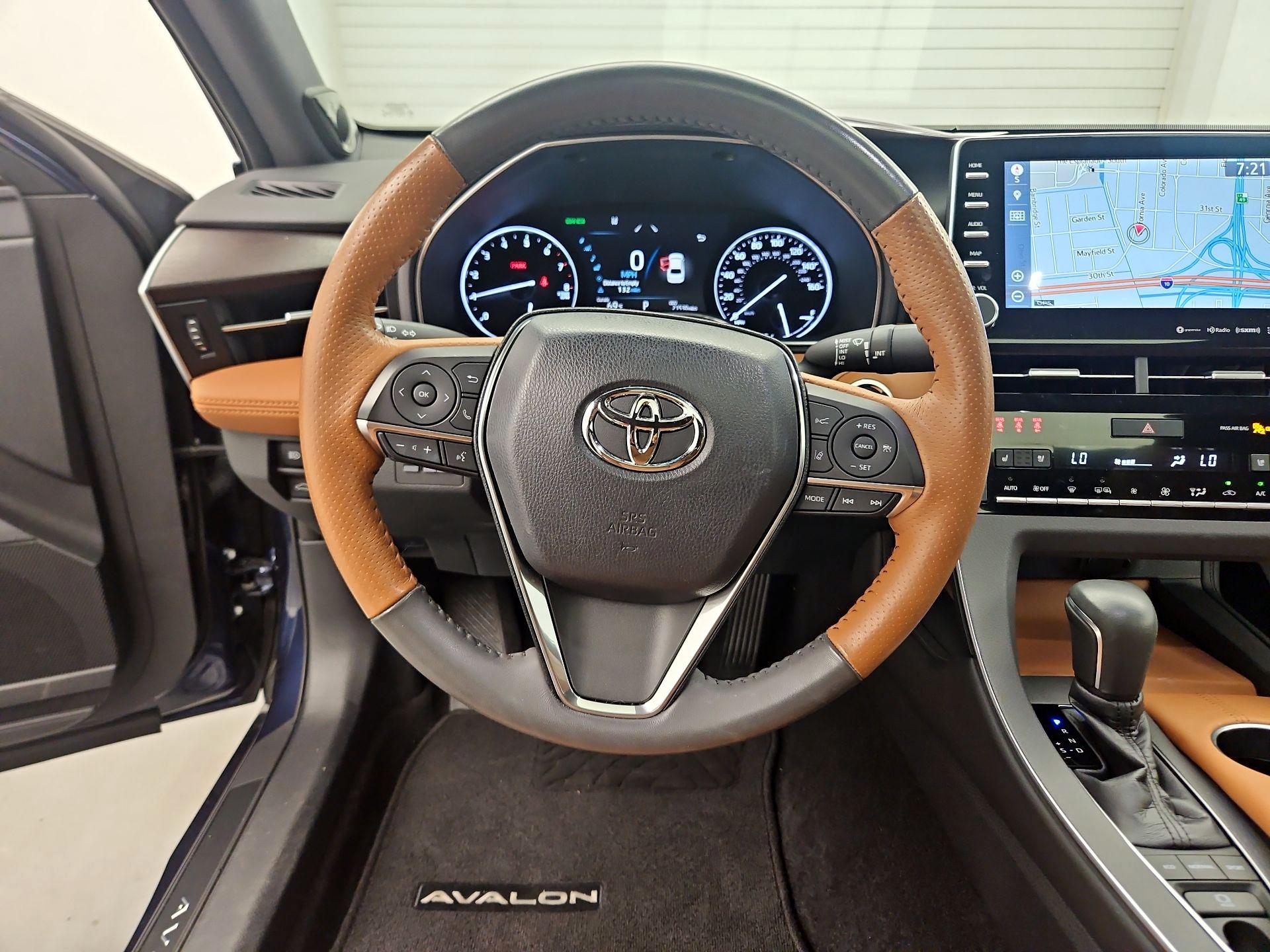 Thumbnail: 2019 Toyota Avalon - 10