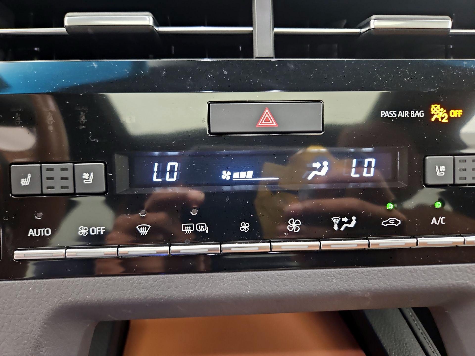 Thumbnail: 2019 Toyota Avalon - 17