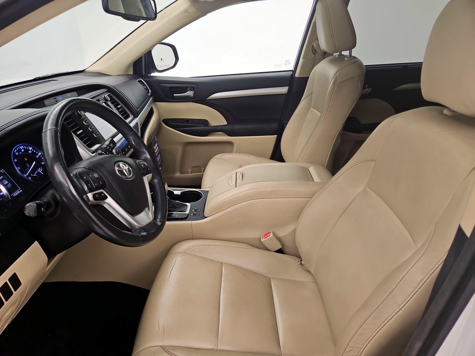 Thumbnail: 2015 Toyota Highlander - 11