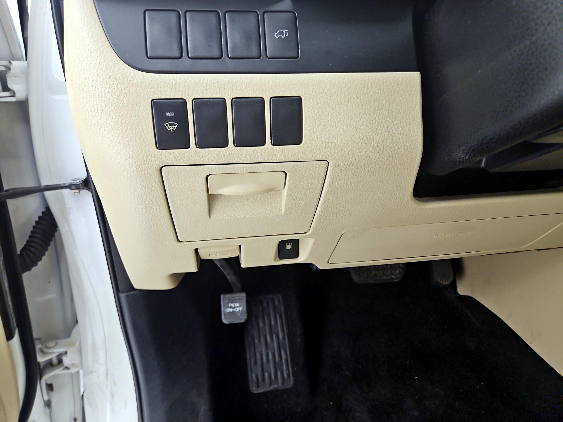 Thumbnail: 2015 Toyota Highlander - 13