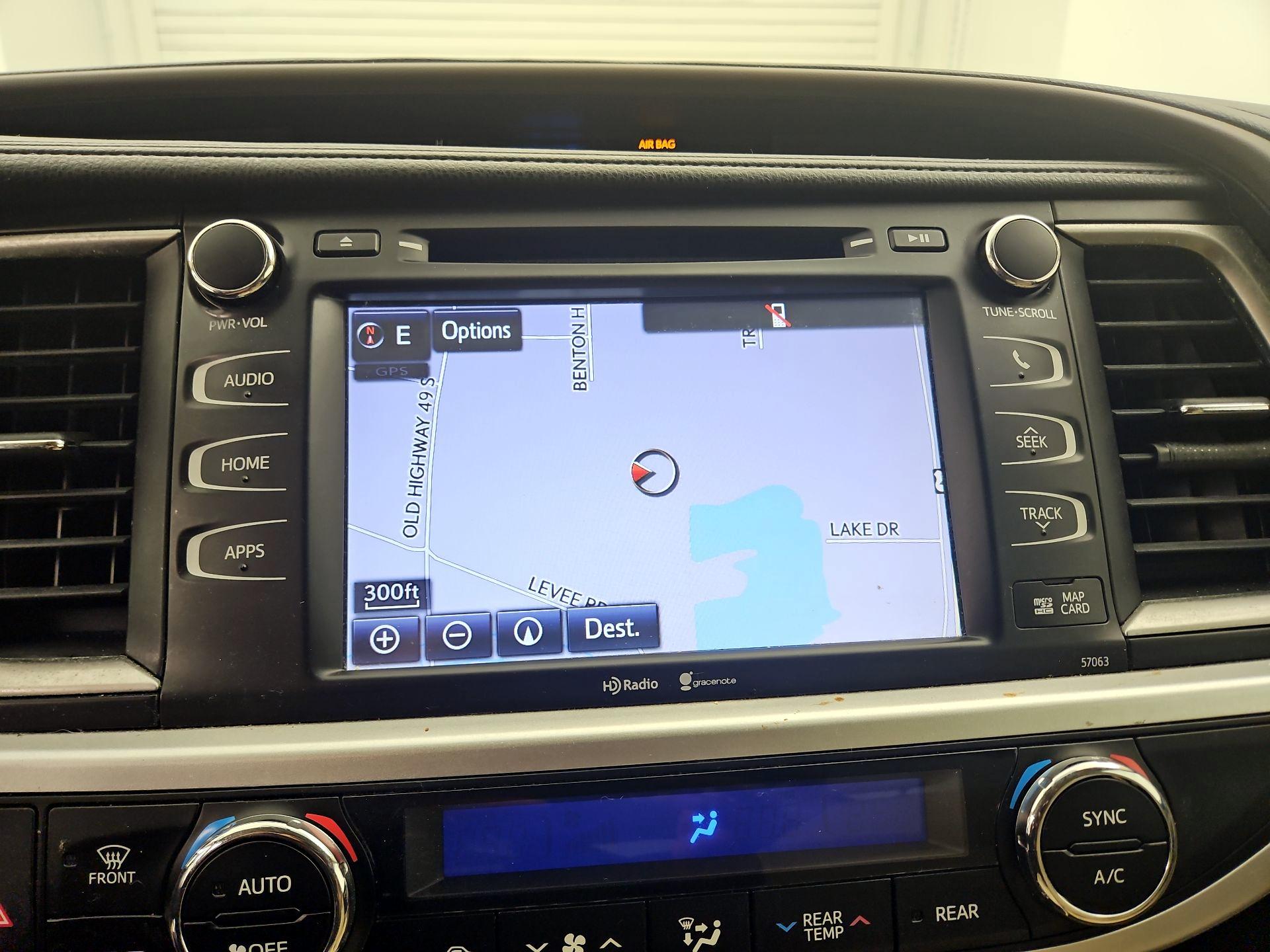 Thumbnail: 2015 Toyota Highlander - 14