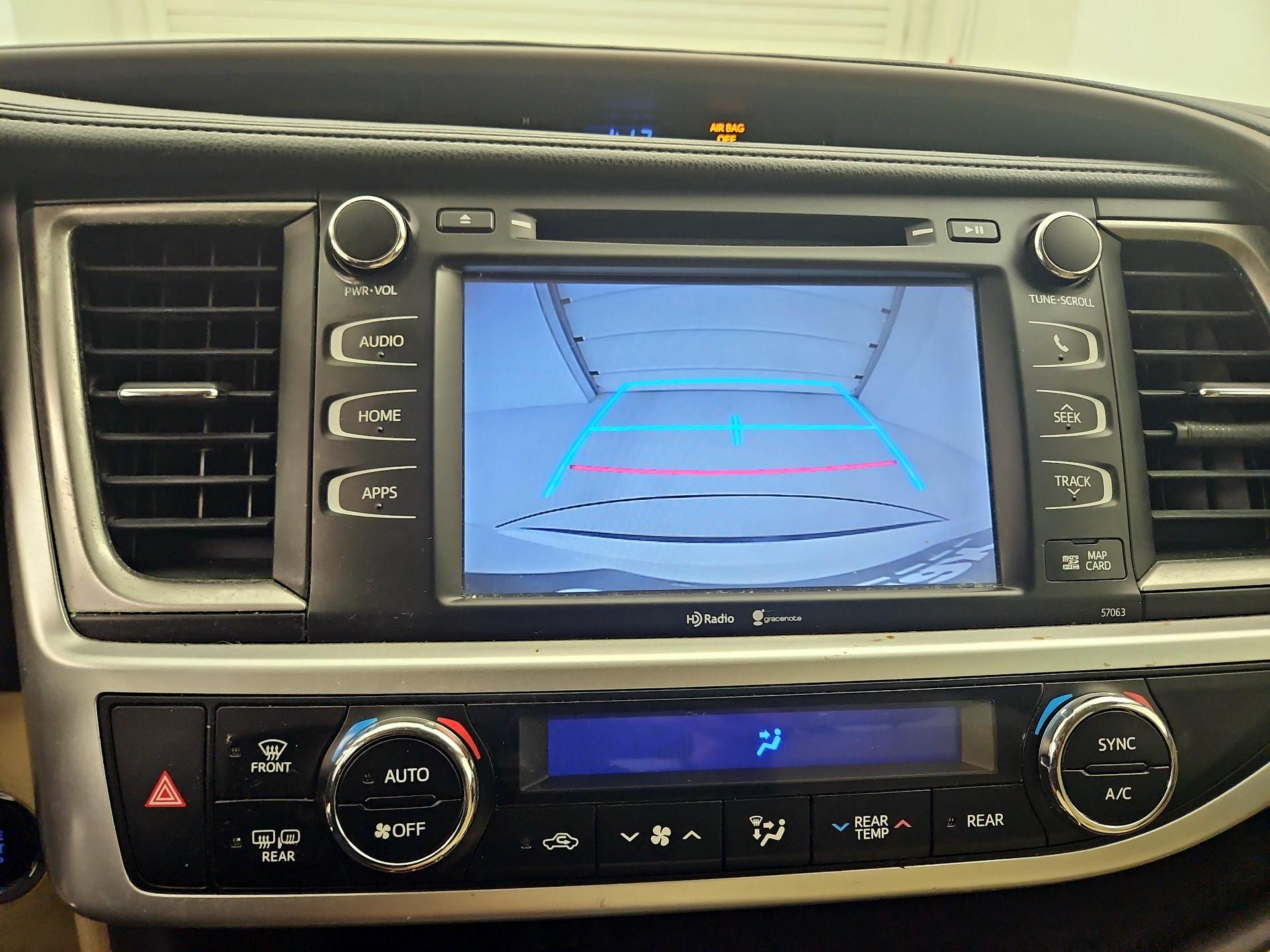 Thumbnail: 2015 Toyota Highlander - 15