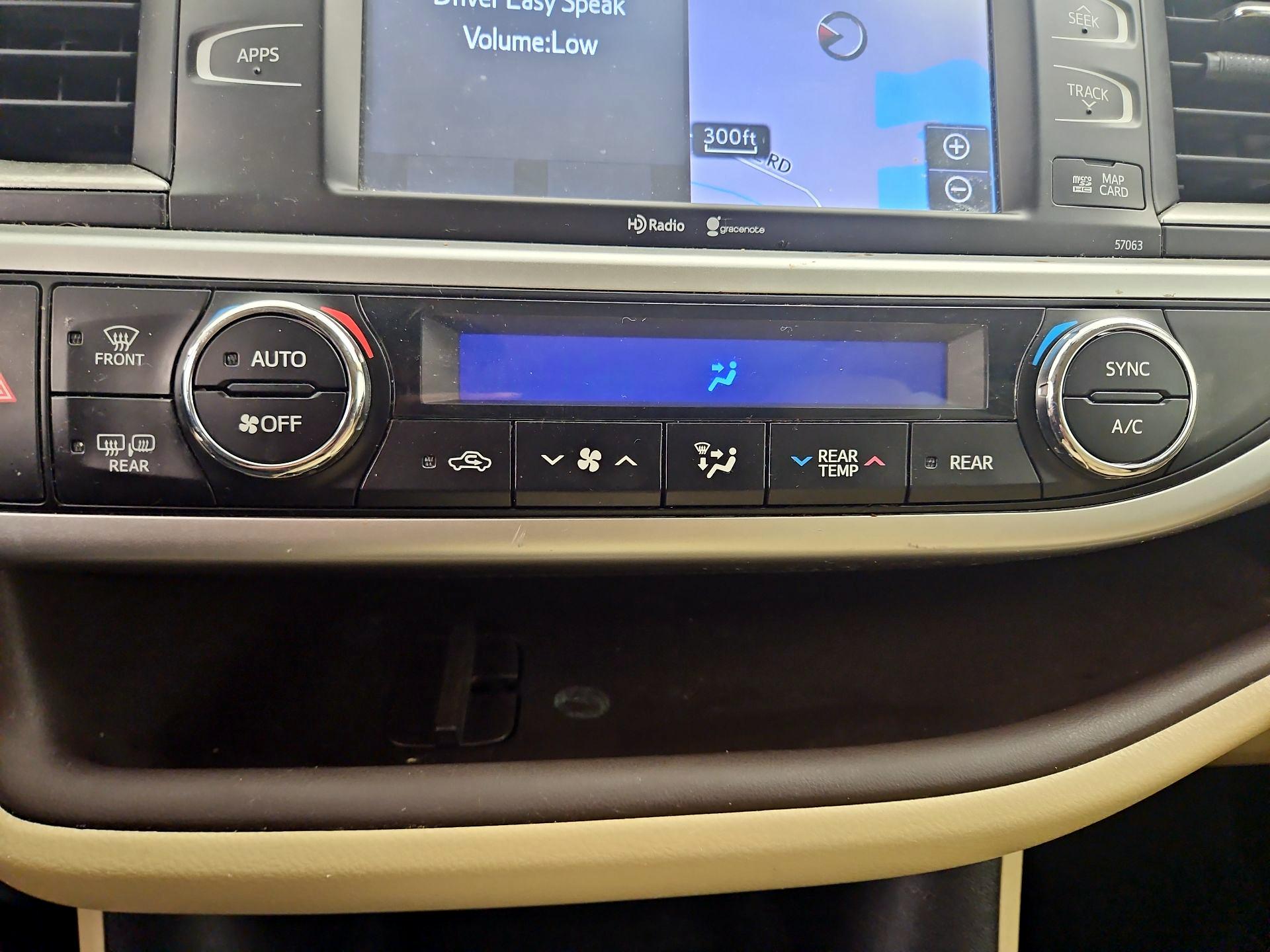 Thumbnail: 2015 Toyota Highlander - 17