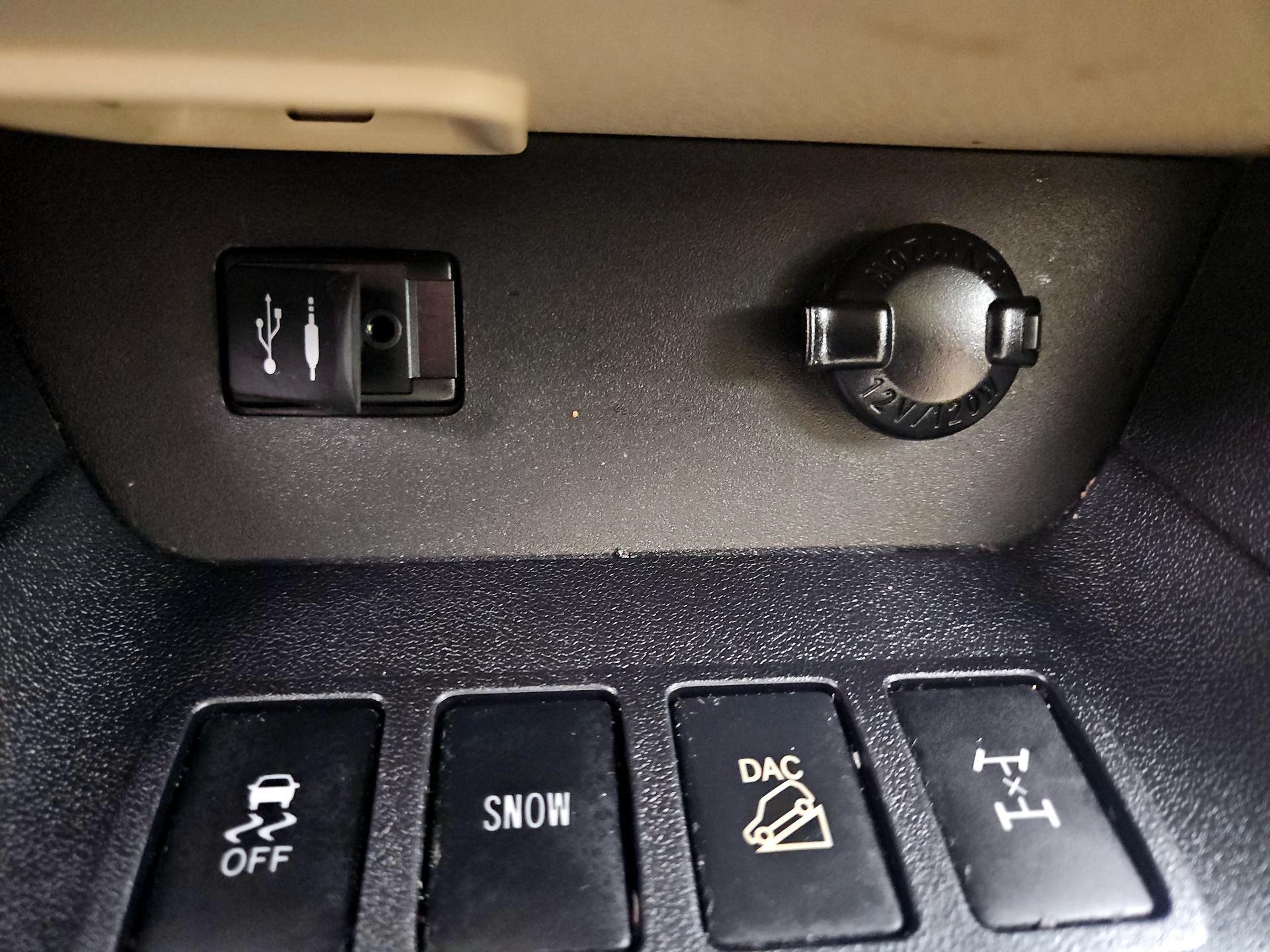 Thumbnail: 2015 Toyota Highlander - 19