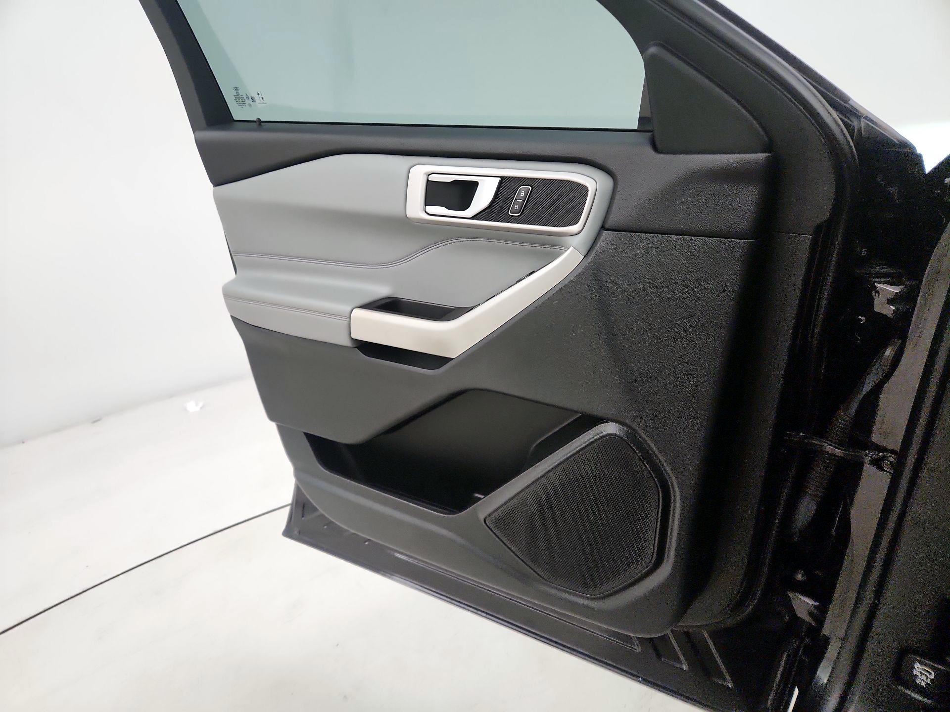 Thumbnail: 2021 Ford Explorer - 12