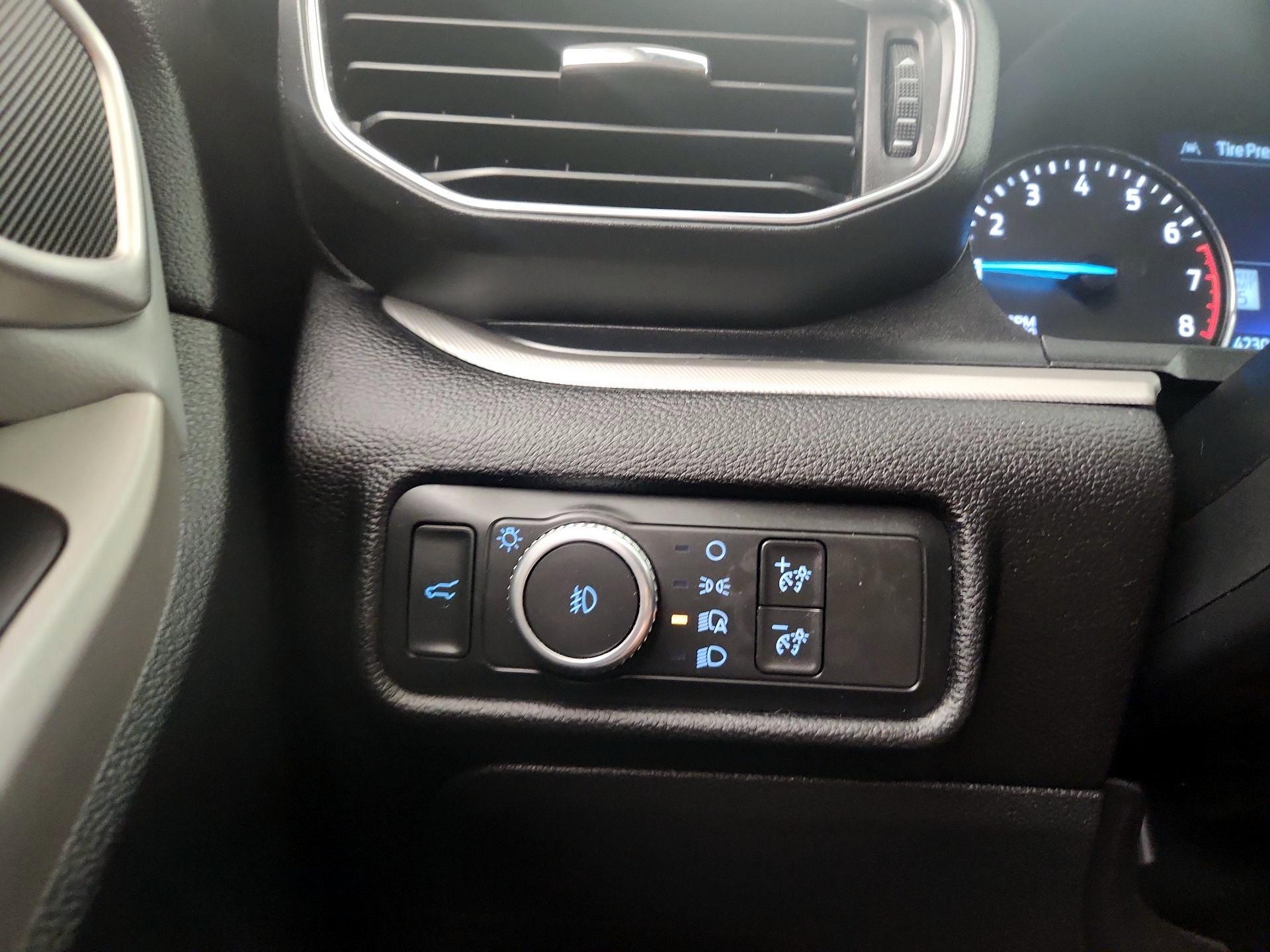 Thumbnail: 2021 Ford Explorer - 13