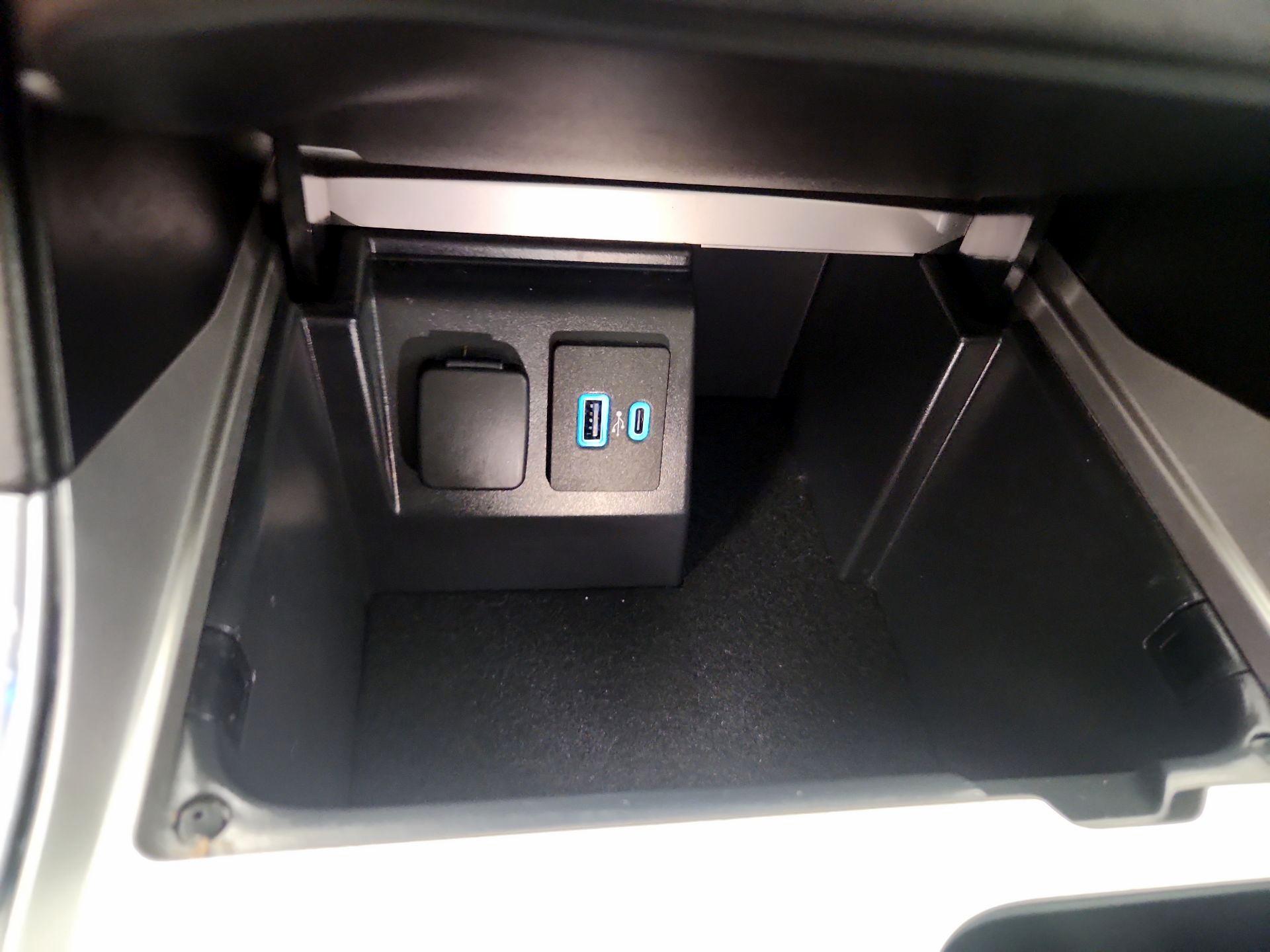 Thumbnail: 2021 Ford Explorer - 19