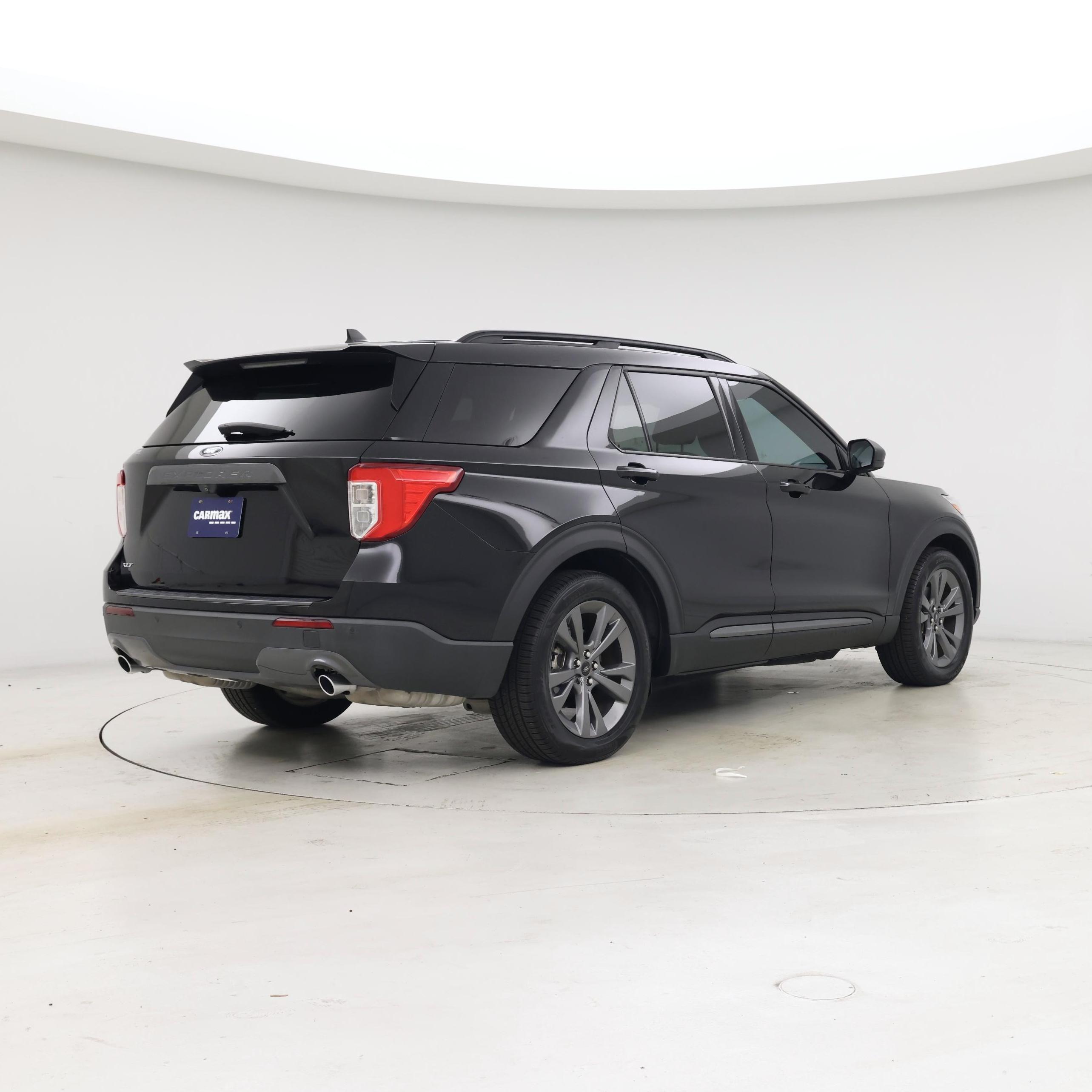 Thumbnail: 2021 Ford Explorer - 8