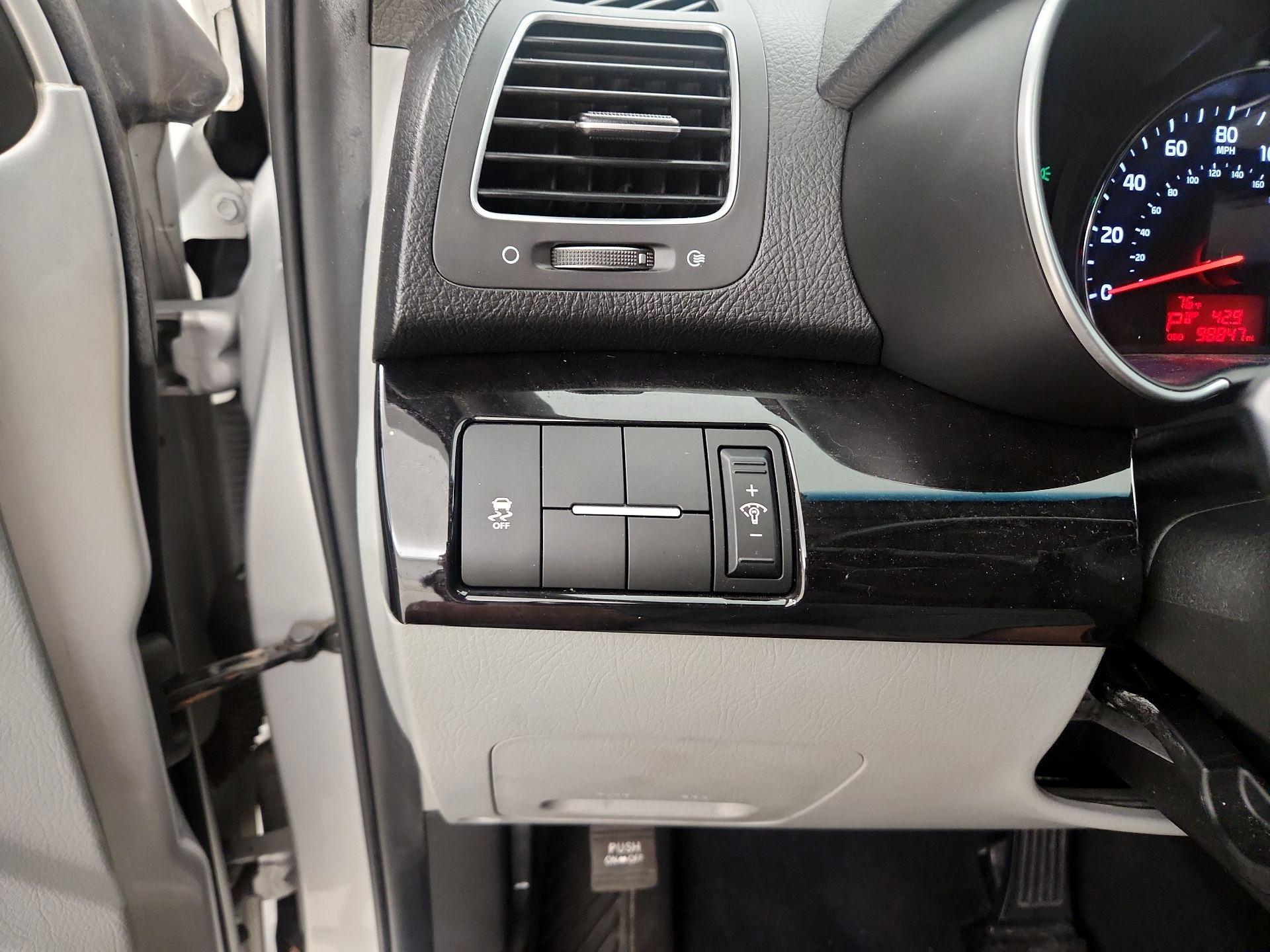 Thumbnail: 2014 Kia Sorento - 13