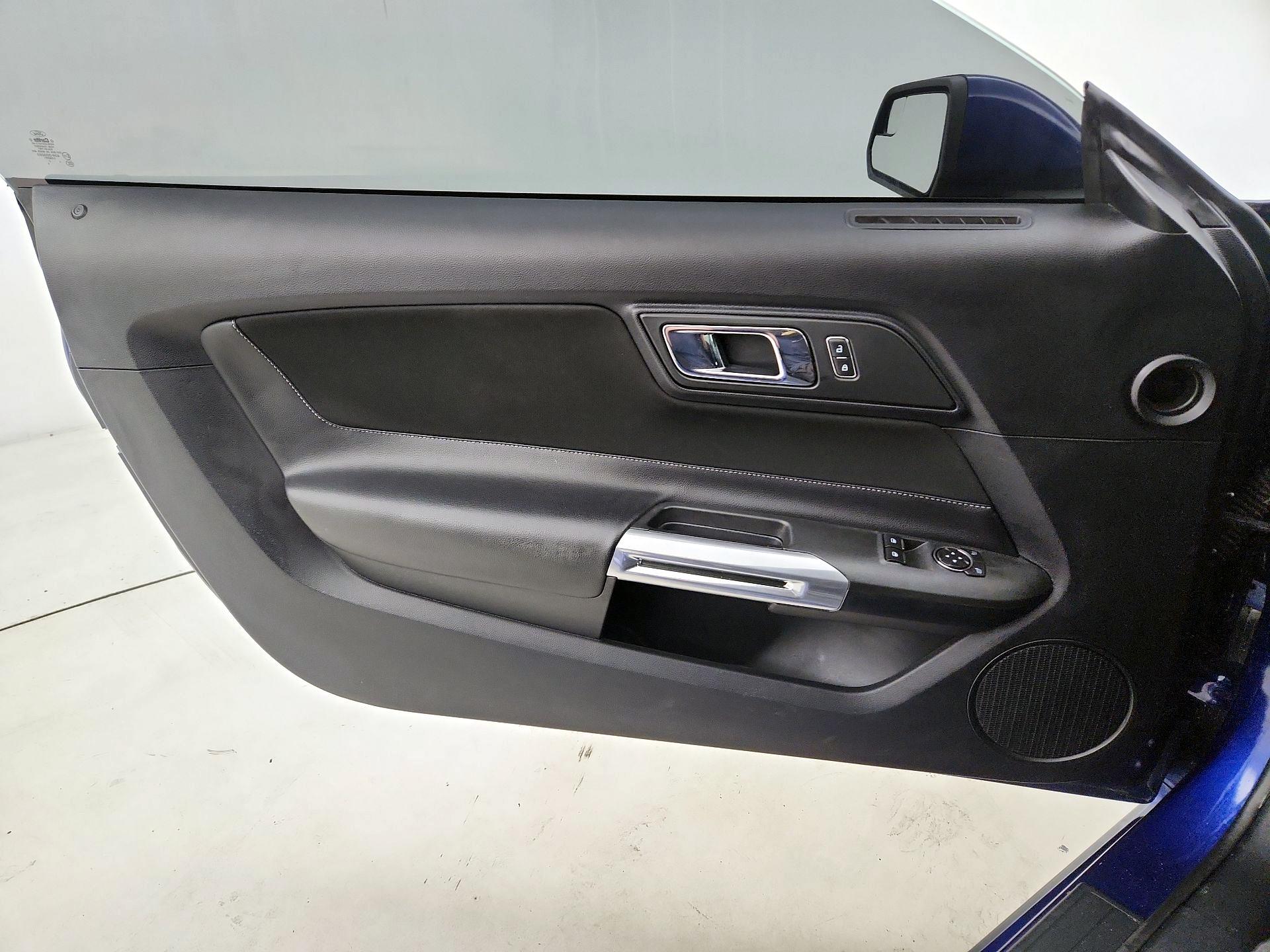 Thumbnail: 2015 Ford Mustang - 12