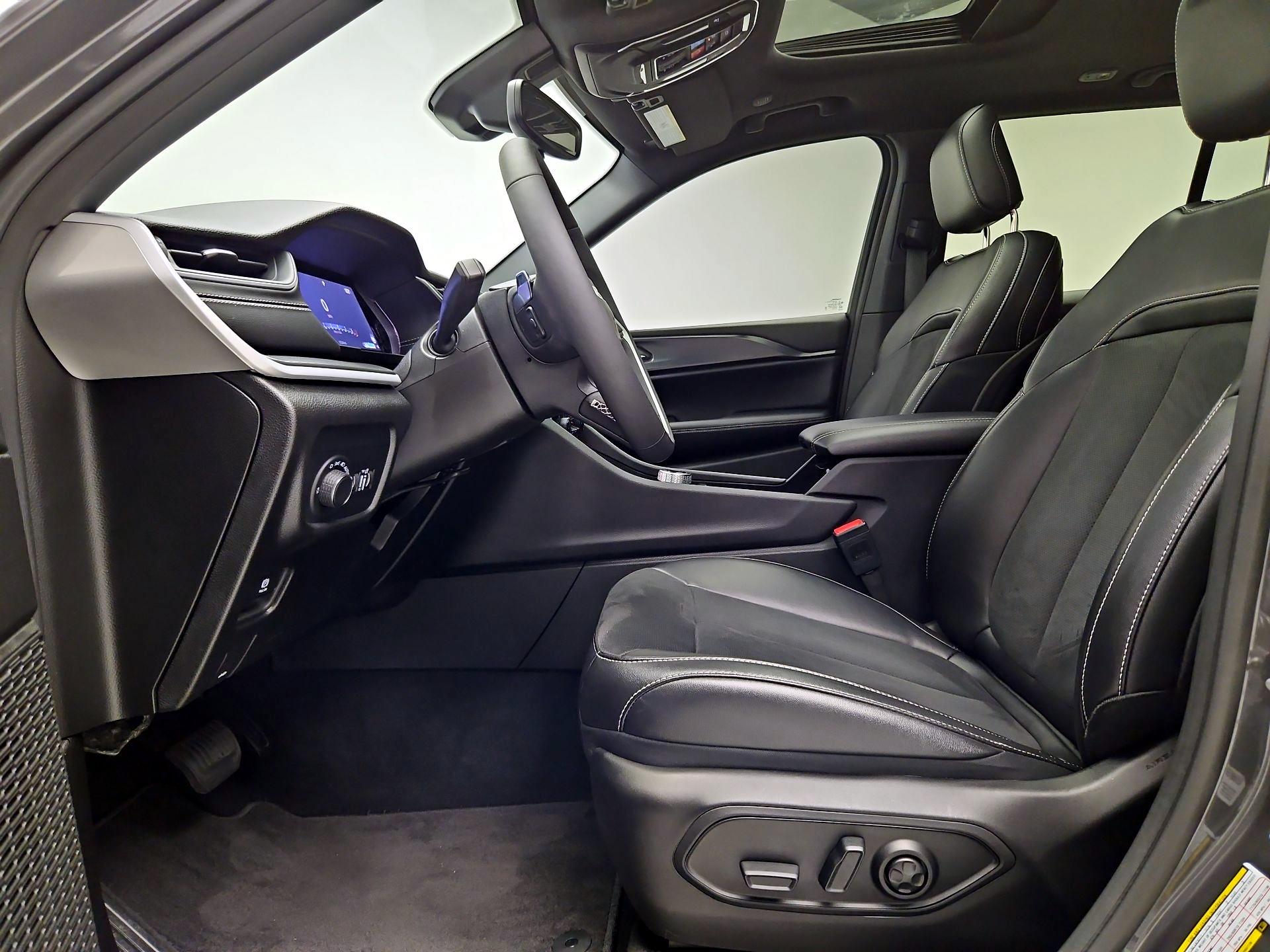 Thumbnail: 2024 Jeep Grand Cherokee - 11