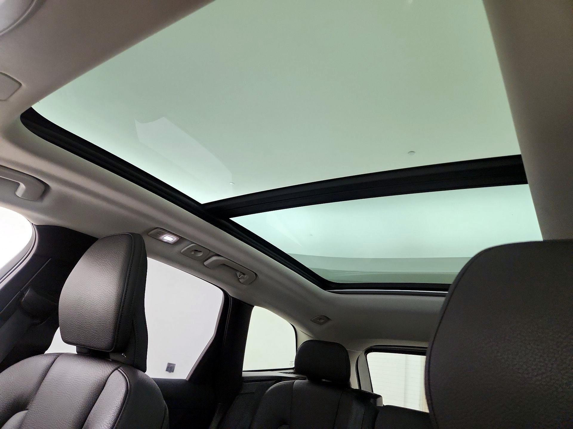 Thumbnail: 2025 Volvo XC60 - 19