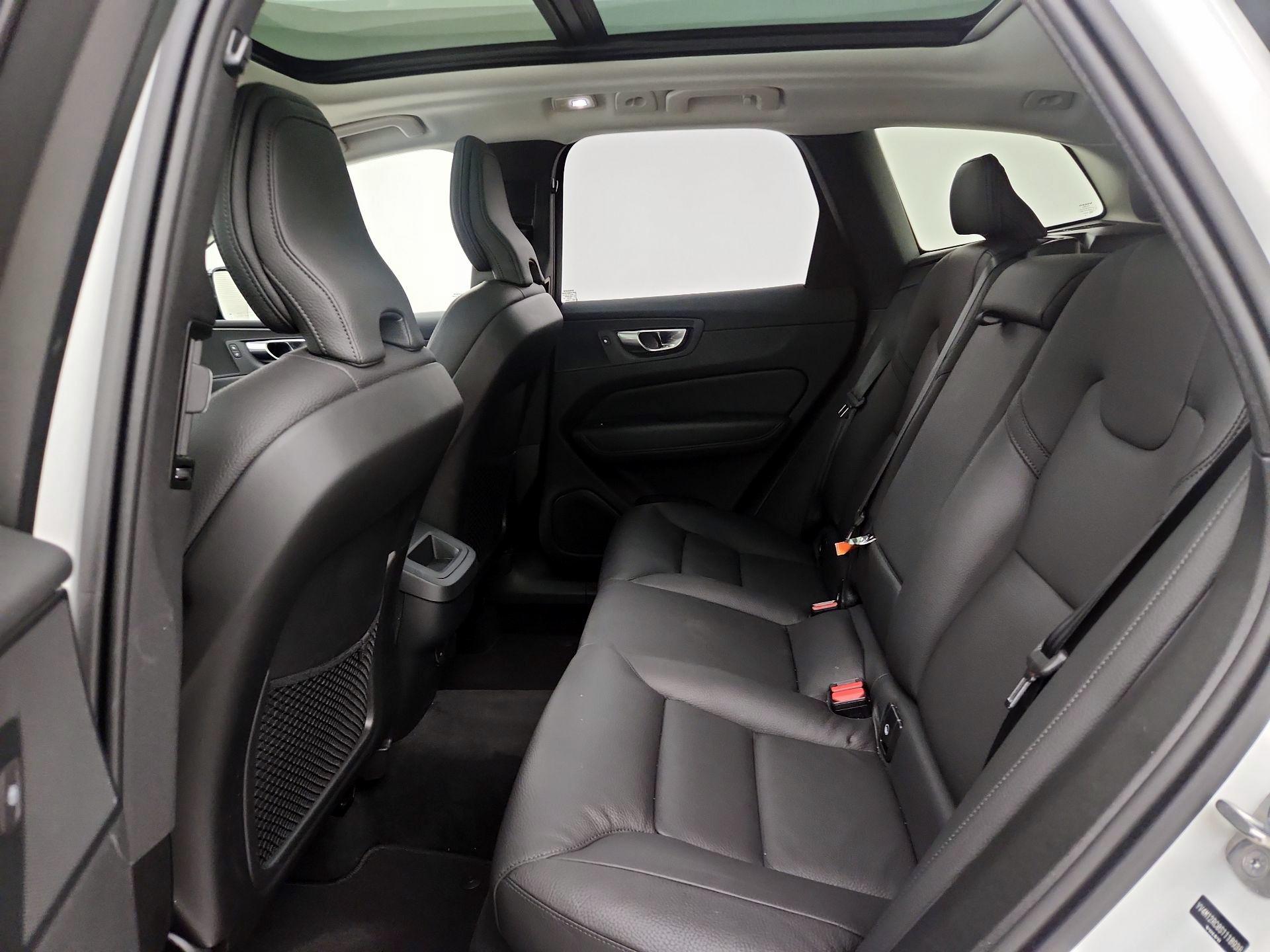 Thumbnail: 2025 Volvo XC60 - 20