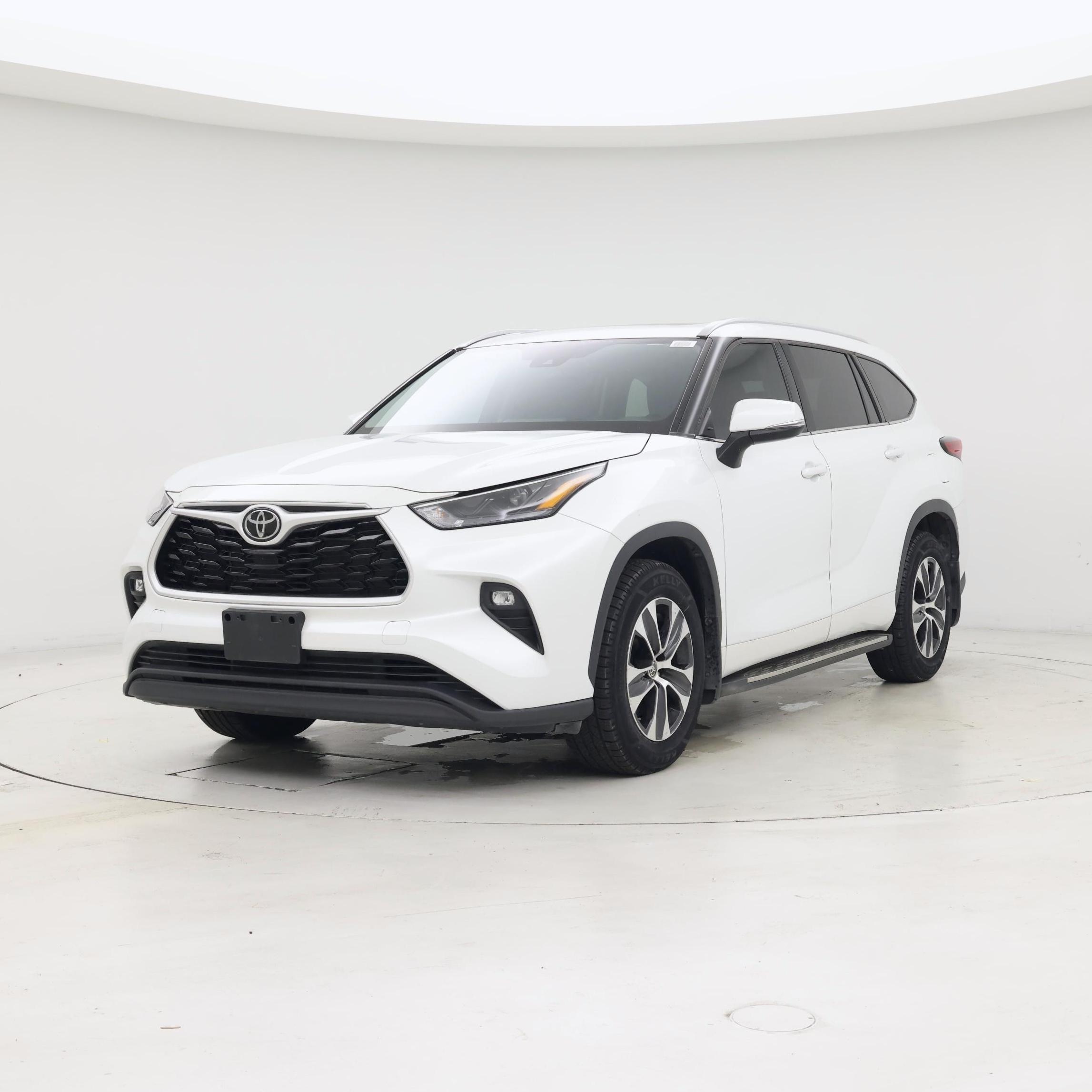 Thumbnail: 2022 Toyota Highlander - 4