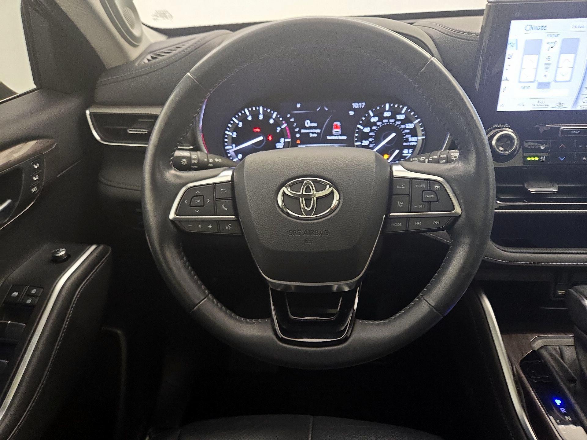 Thumbnail: 2020 Toyota Highlander - 10