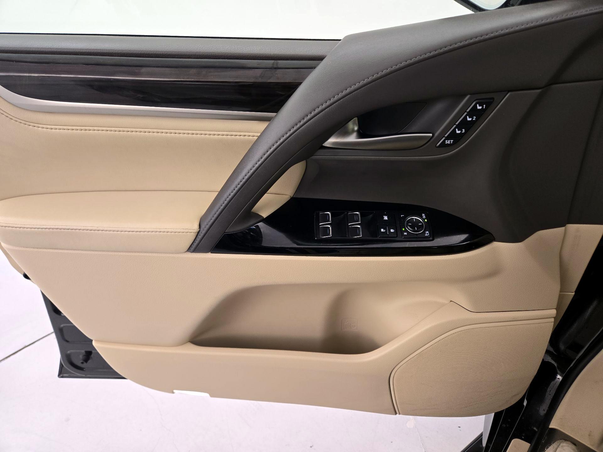 Thumbnail: 2018 Lexus LX - 12