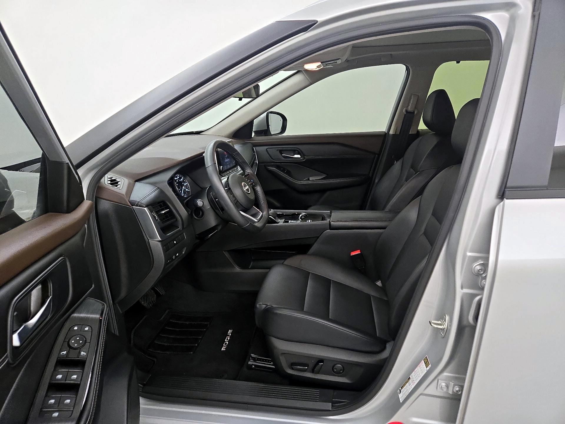 Thumbnail: 2023 Nissan Rogue - 11