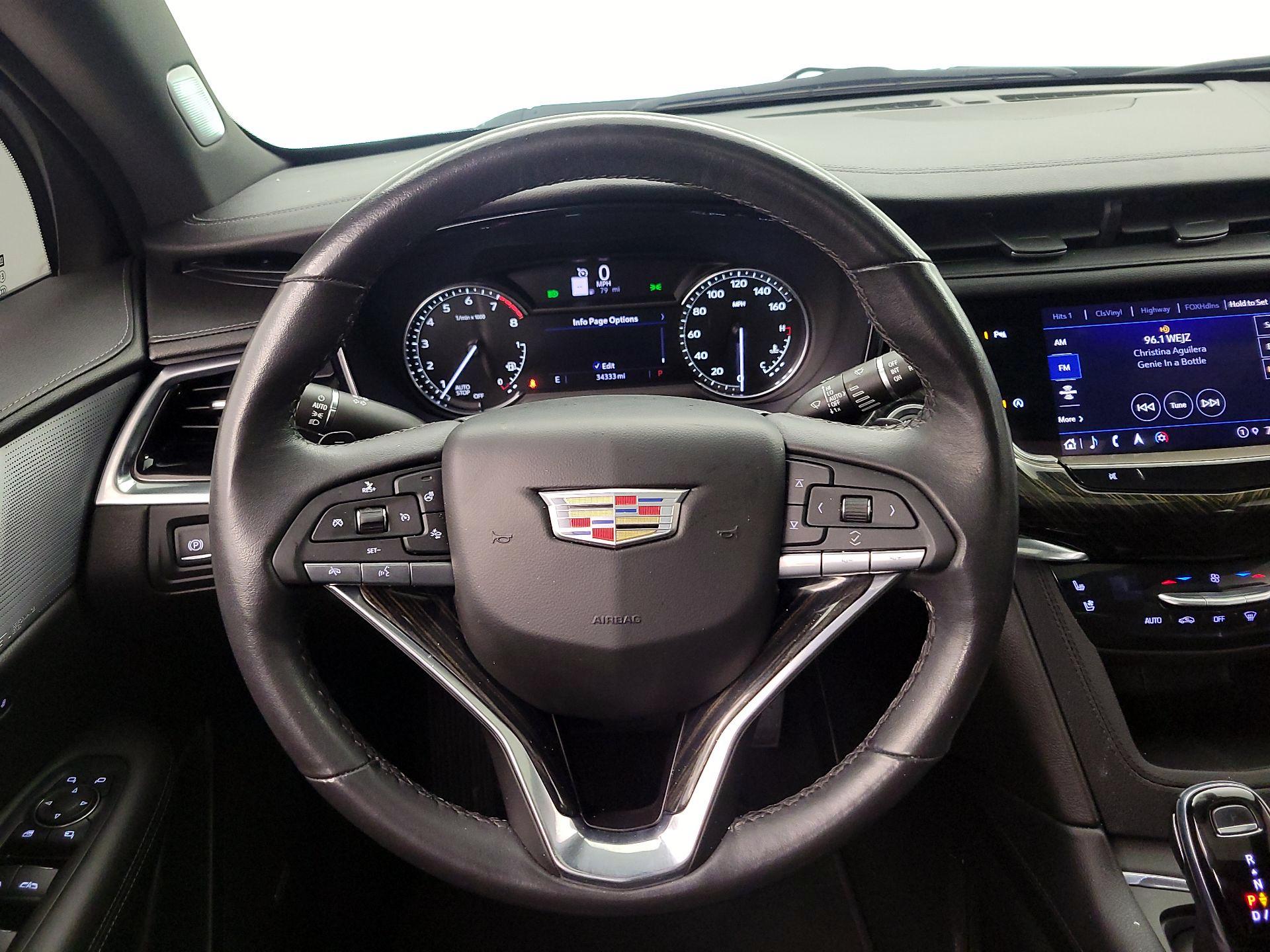 Thumbnail: 2022 Cadillac XT6 - 10