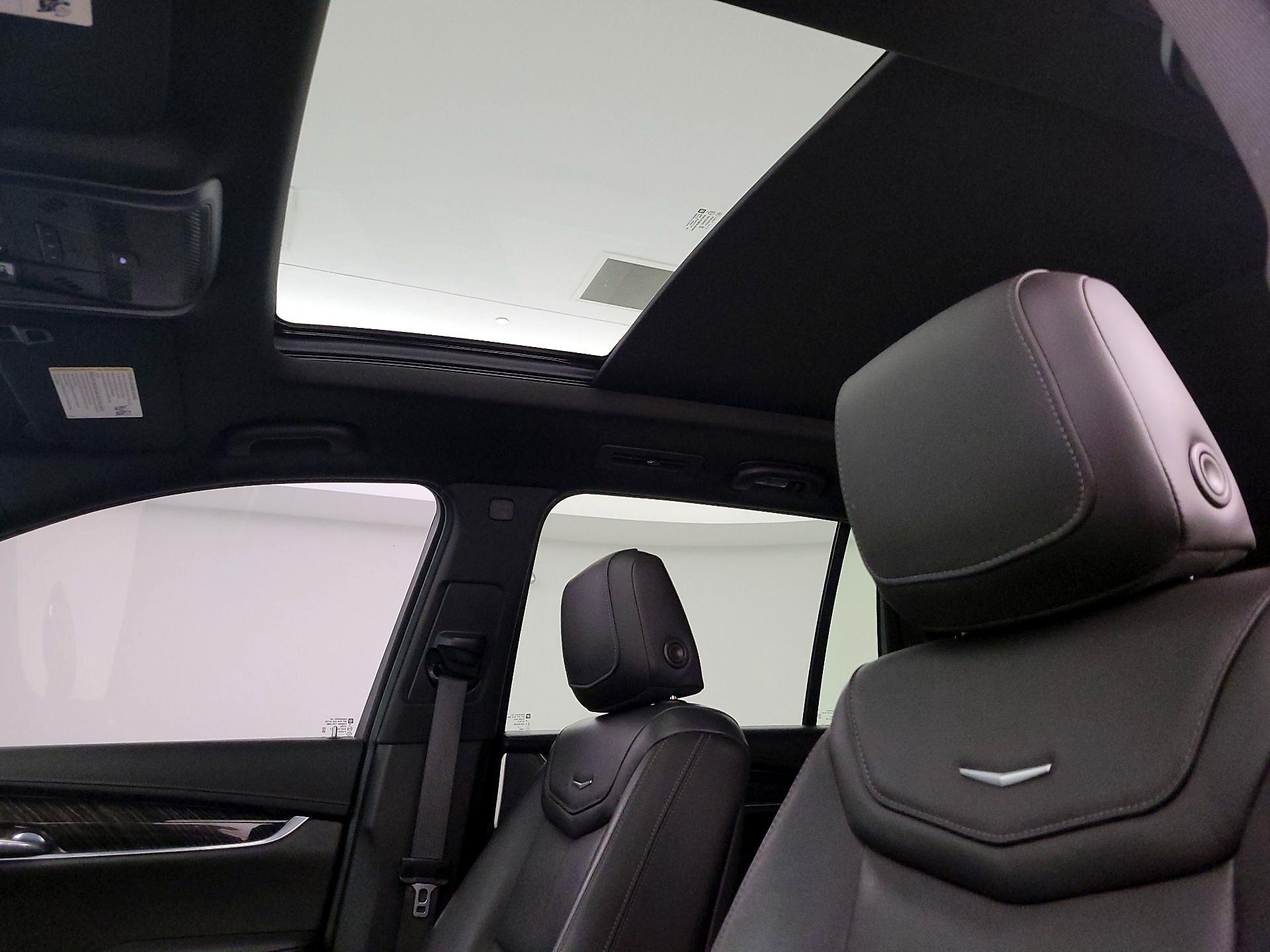 Thumbnail: 2022 Cadillac XT6 - 19