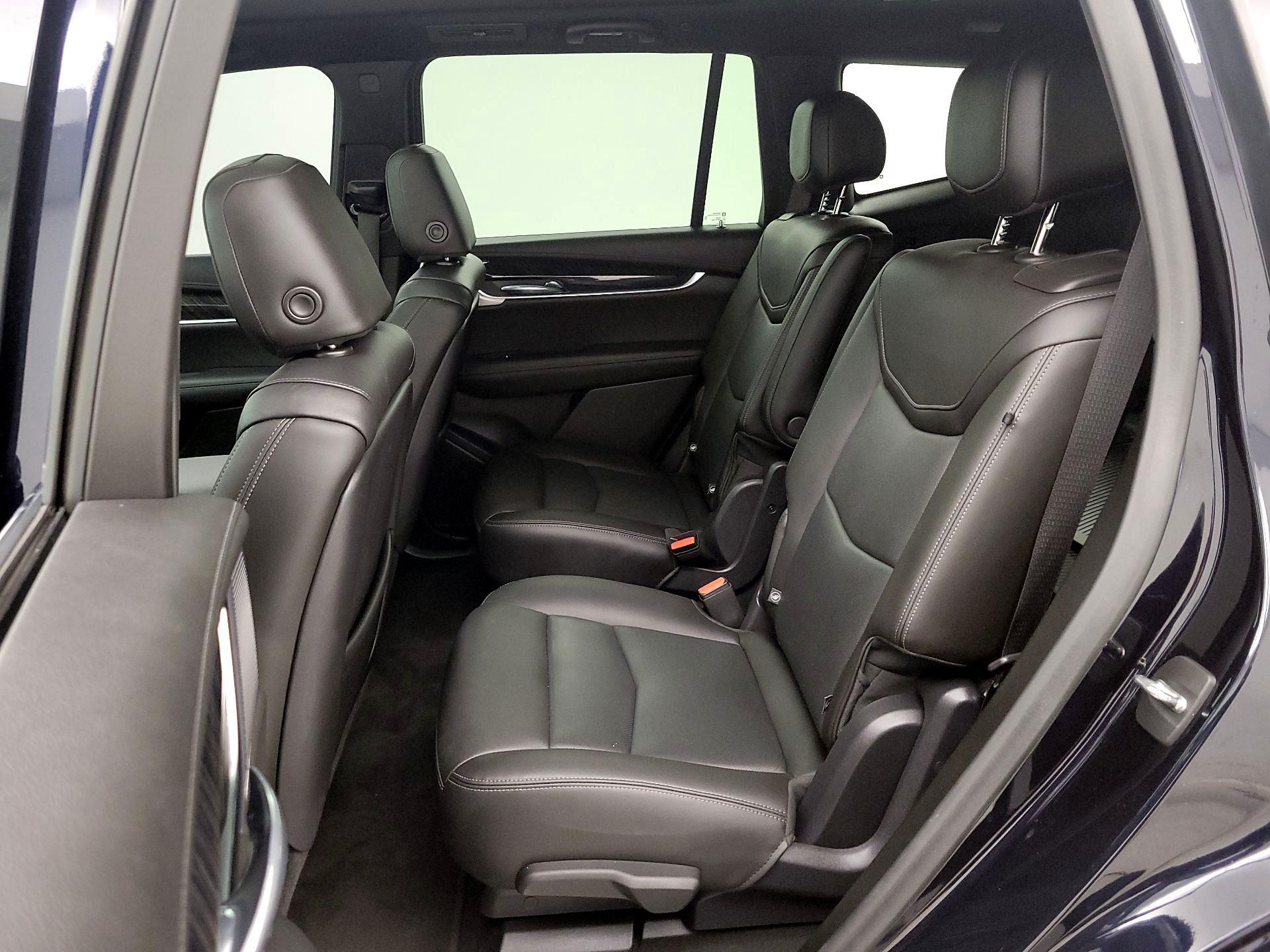 Thumbnail: 2022 Cadillac XT6 - 20