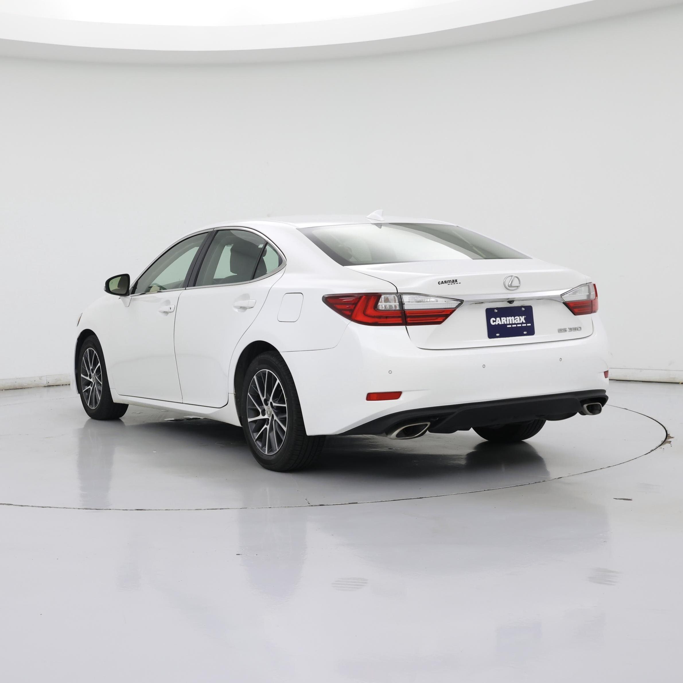 Thumbnail: 2017 Lexus ES - 2