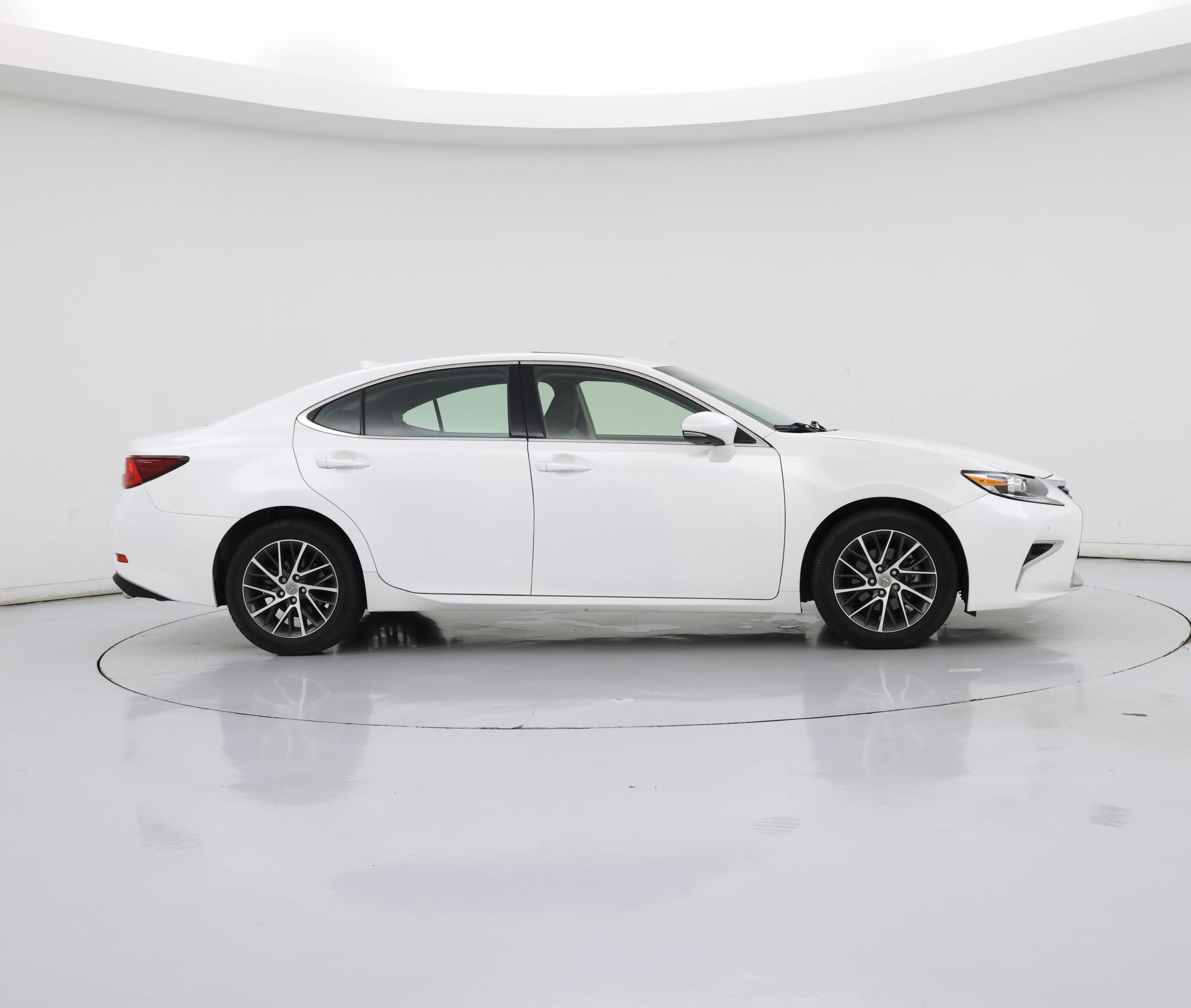 Thumbnail: 2017 Lexus ES - 7
