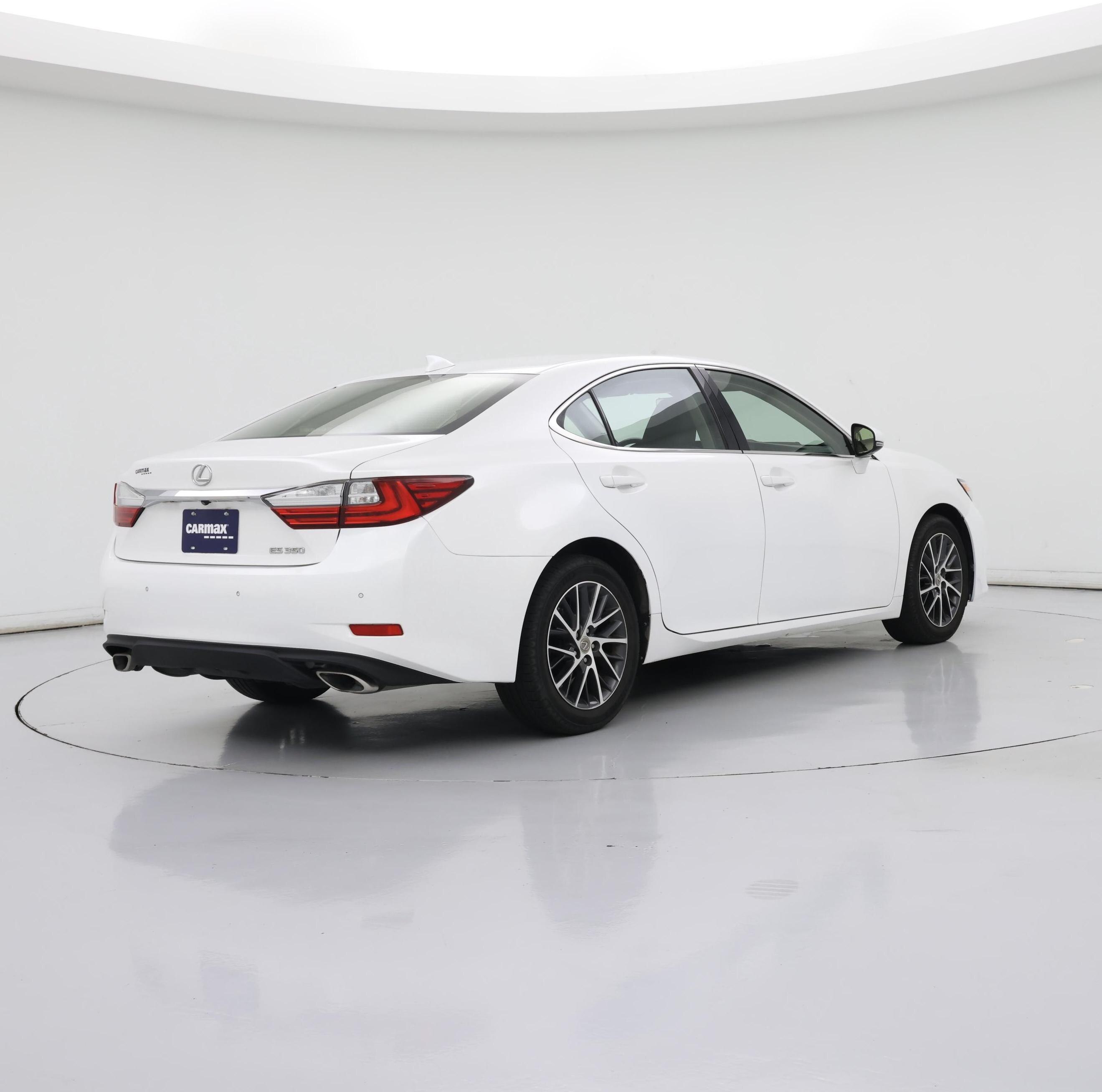 Thumbnail: 2017 Lexus ES - 8