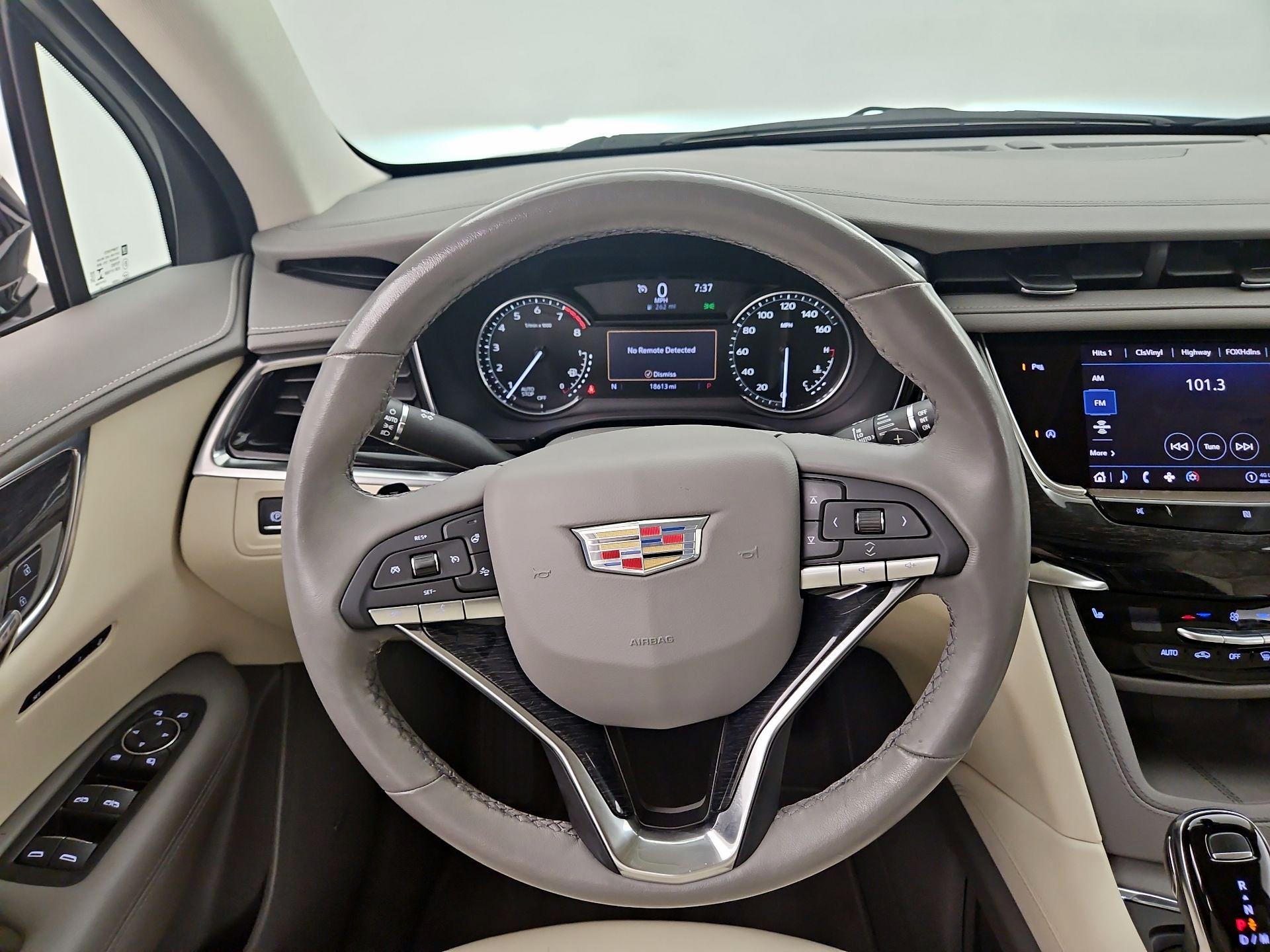 Thumbnail: 2021 Cadillac XT6 - 10