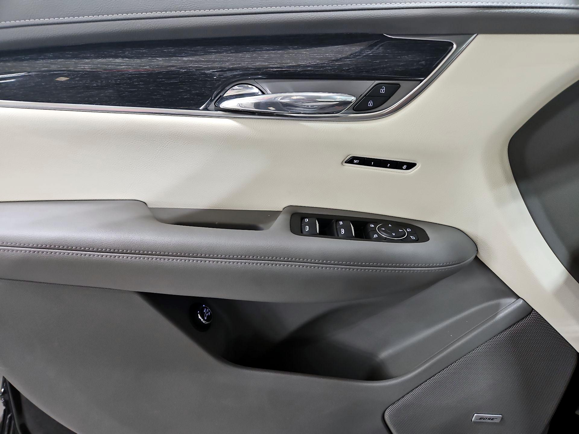Thumbnail: 2021 Cadillac XT6 - 12