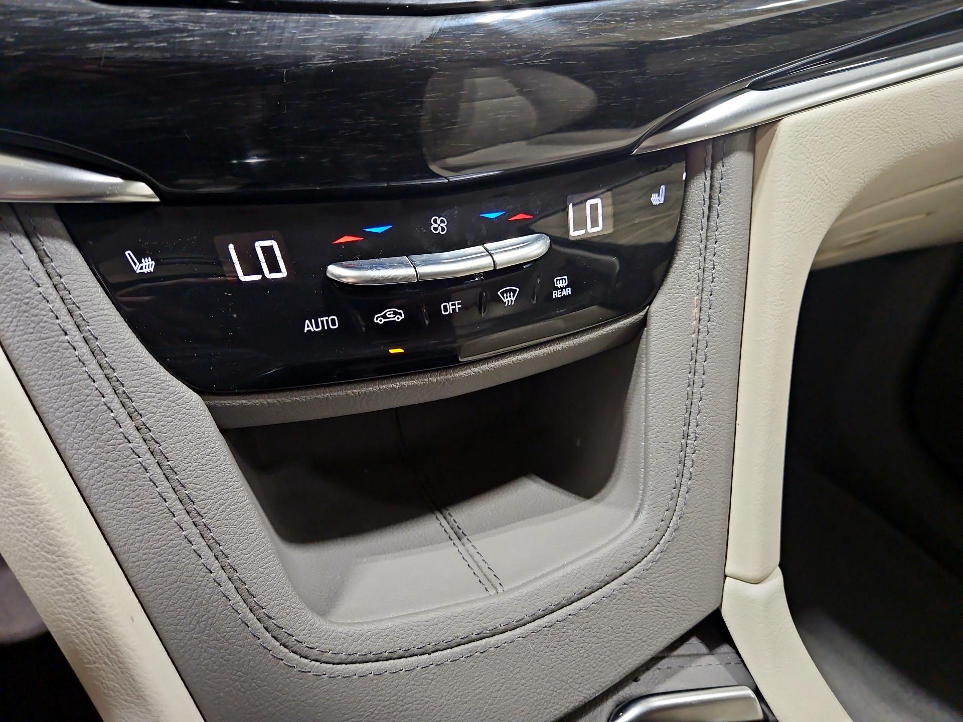 Thumbnail: 2021 Cadillac XT6 - 15