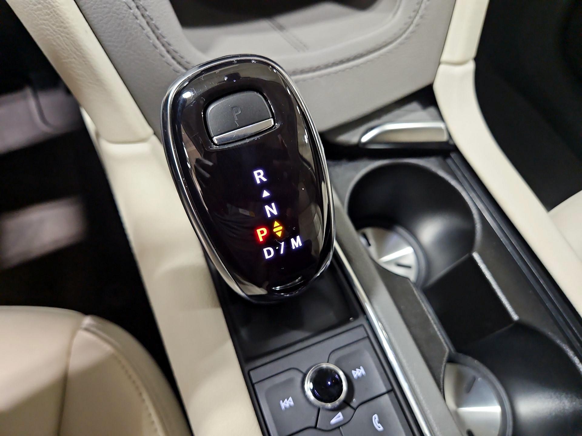 Thumbnail: 2021 Cadillac XT6 - 16