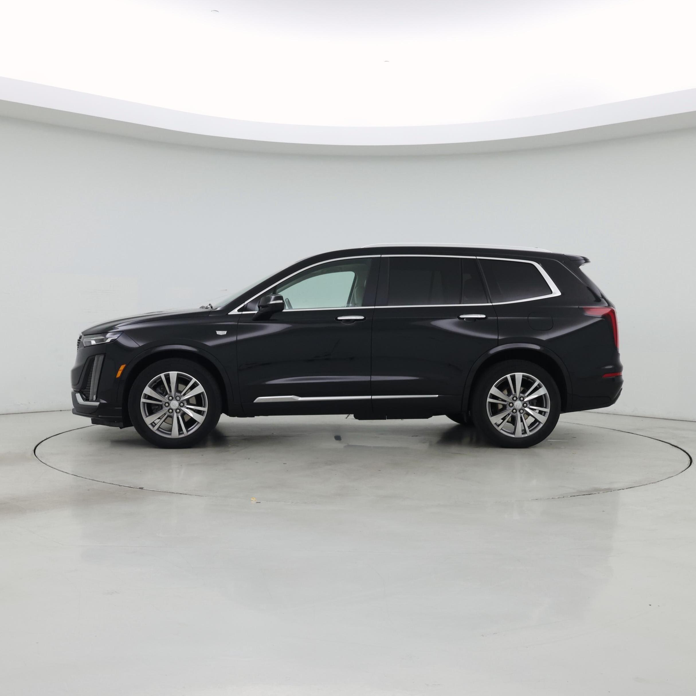 Thumbnail: 2021 Cadillac XT6 - 3