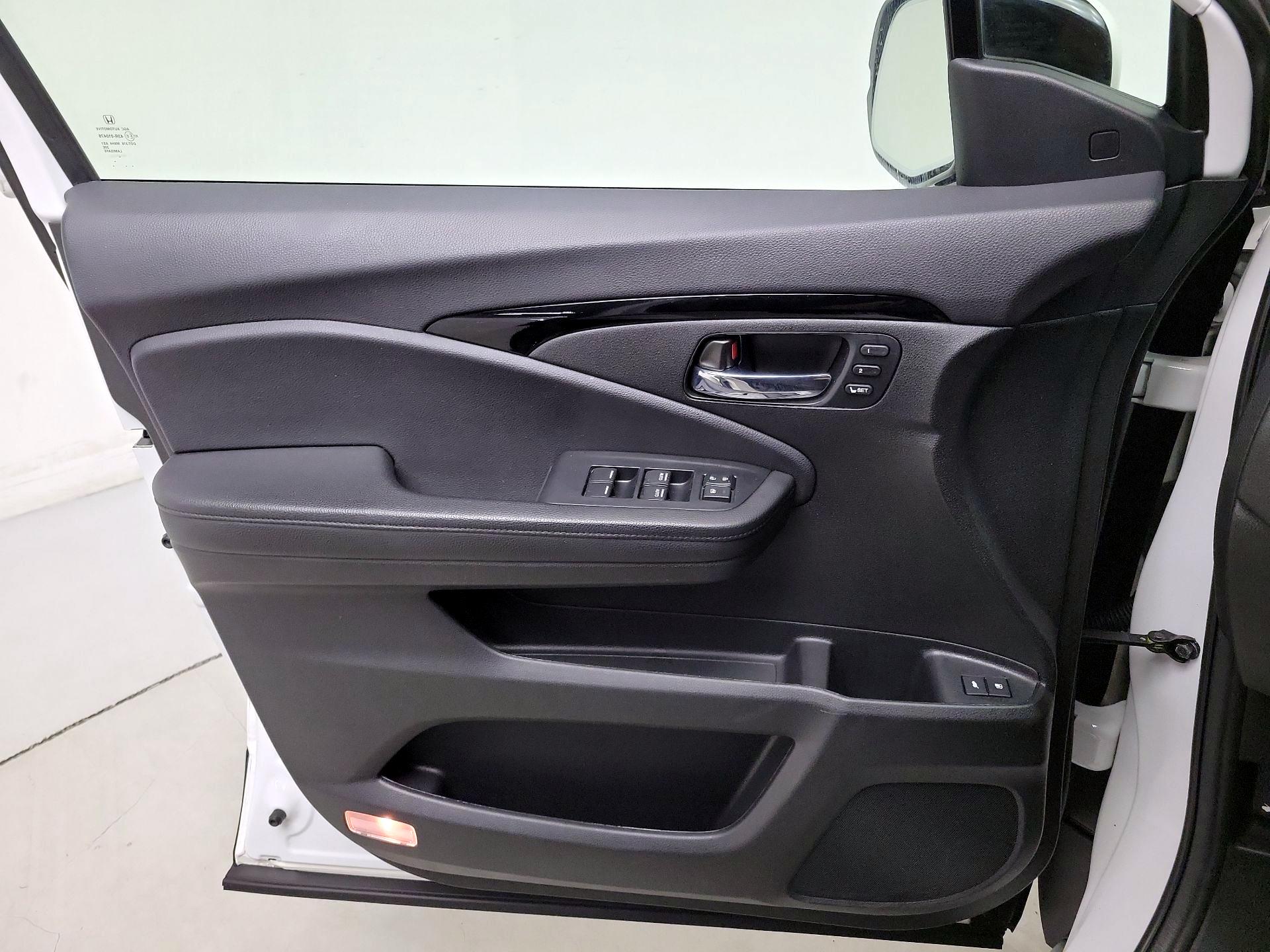 Thumbnail: 2022 Honda Pilot - 12