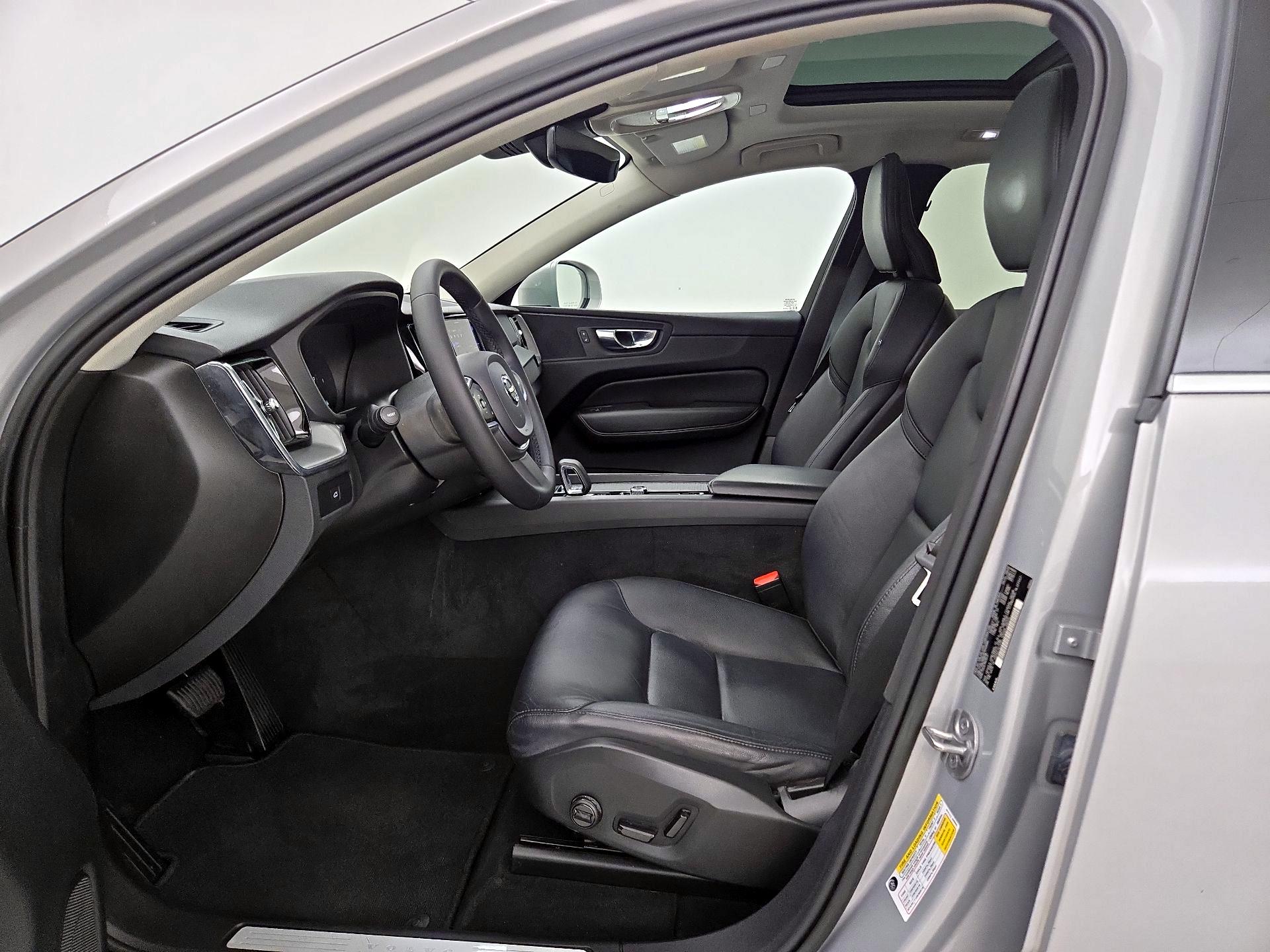 Thumbnail: 2023 Volvo XC60 - 11