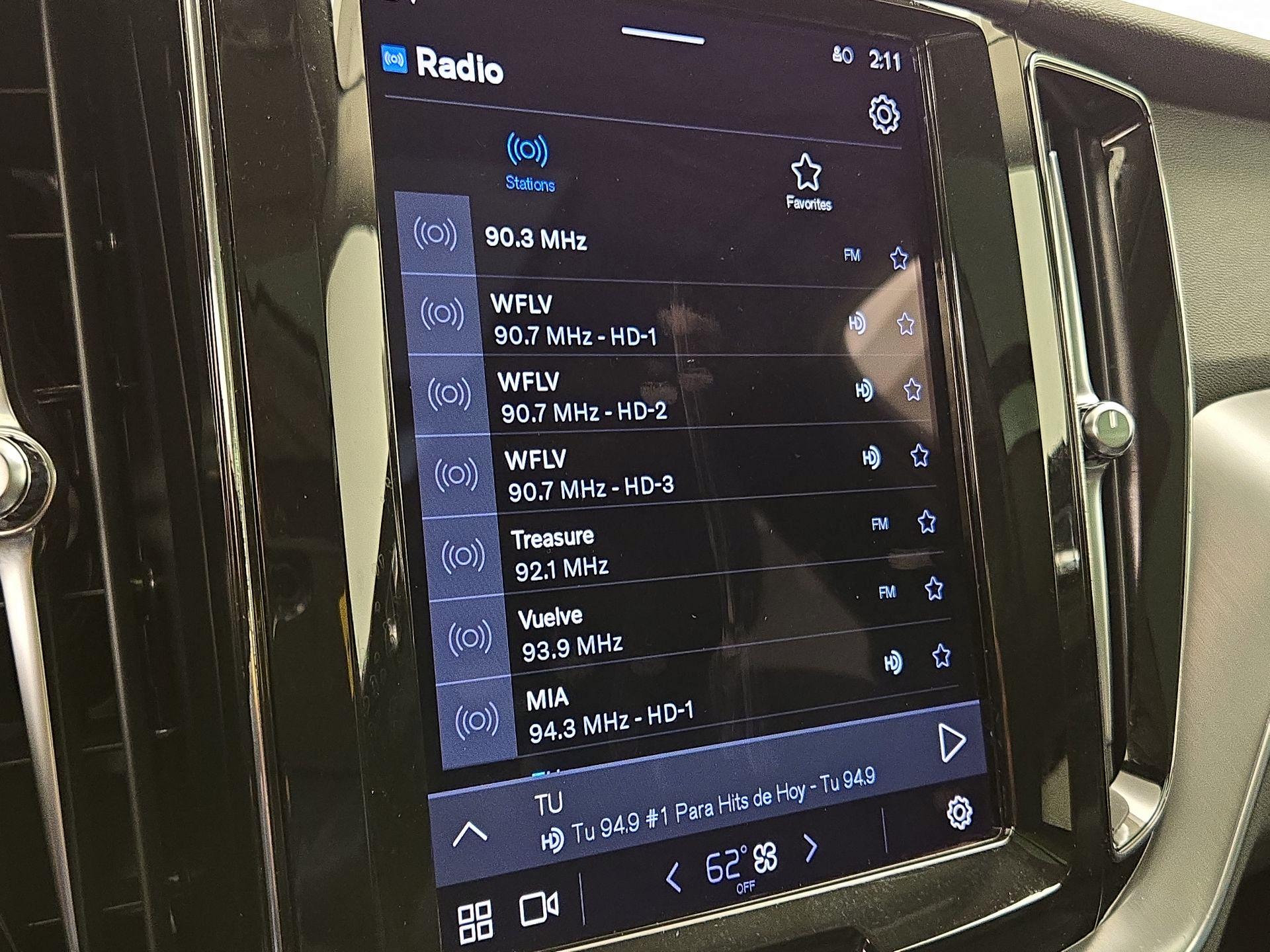 Thumbnail: 2023 Volvo XC60 - 16