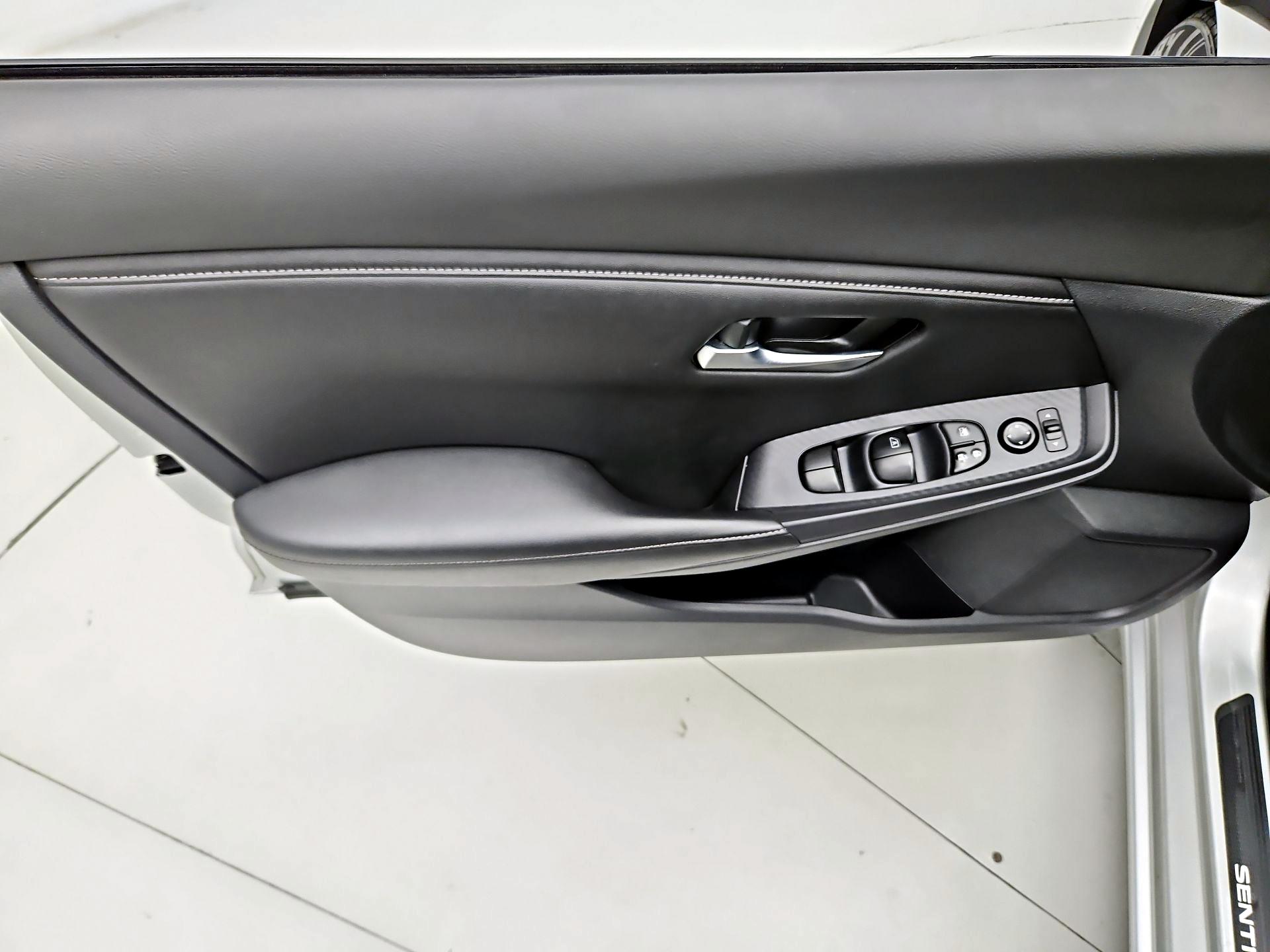 Thumbnail: 2022 Nissan Sentra - 12