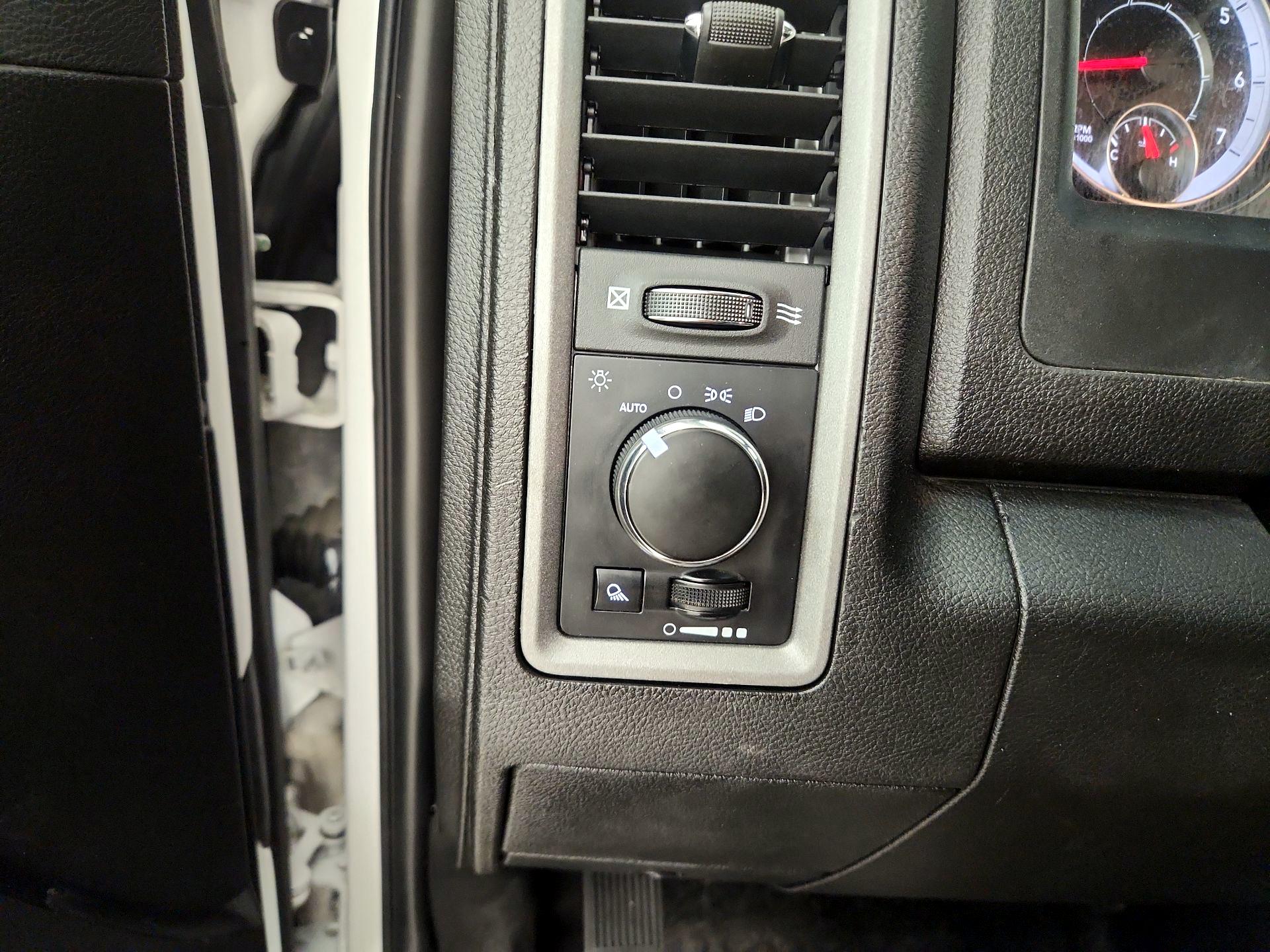 Thumbnail: 2022 RAM 1500 Classic - 13