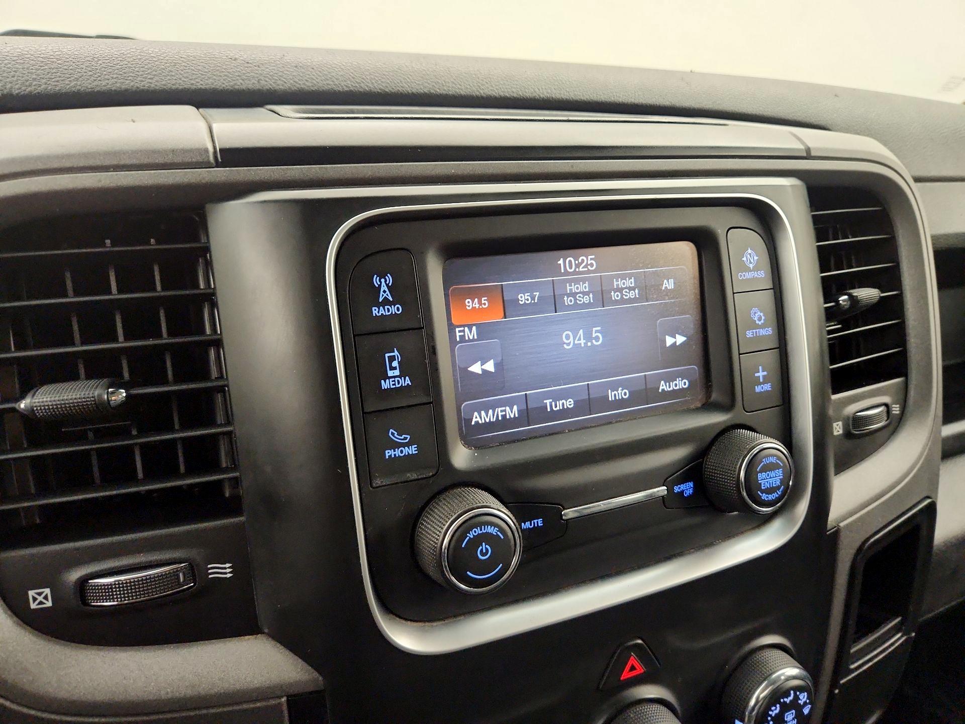 Thumbnail: 2022 RAM 1500 Classic - 15