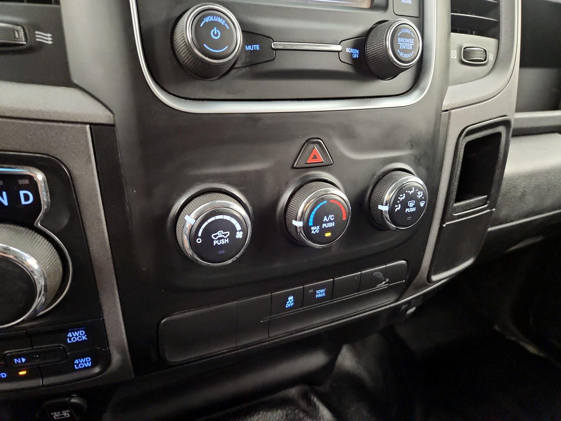 Thumbnail: 2022 RAM 1500 Classic - 16