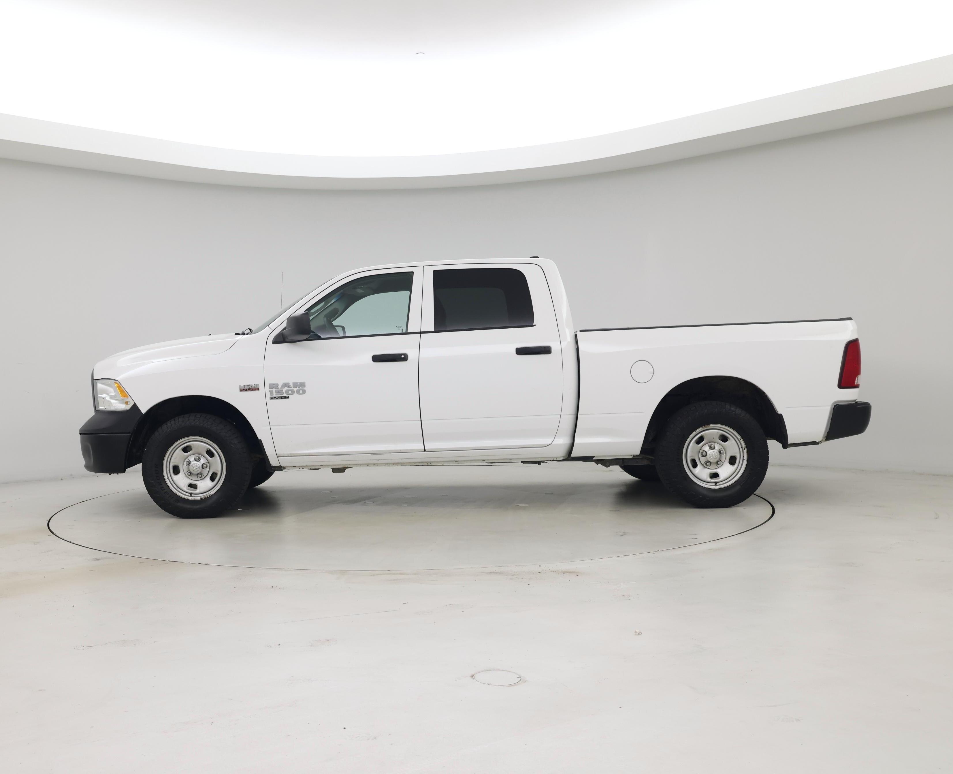 Thumbnail: 2022 RAM 1500 Classic - 3